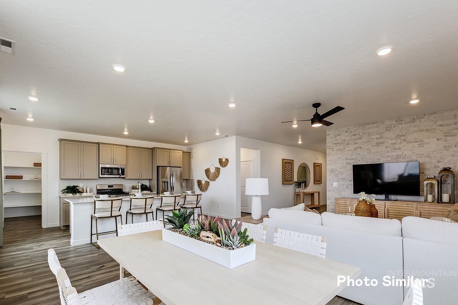 8957 W Inspirado St, Meridian, Idaho 83646, 5 Bedrooms, 3 Bathrooms, Residential For Sale, Price $566,900,MLS 98983798