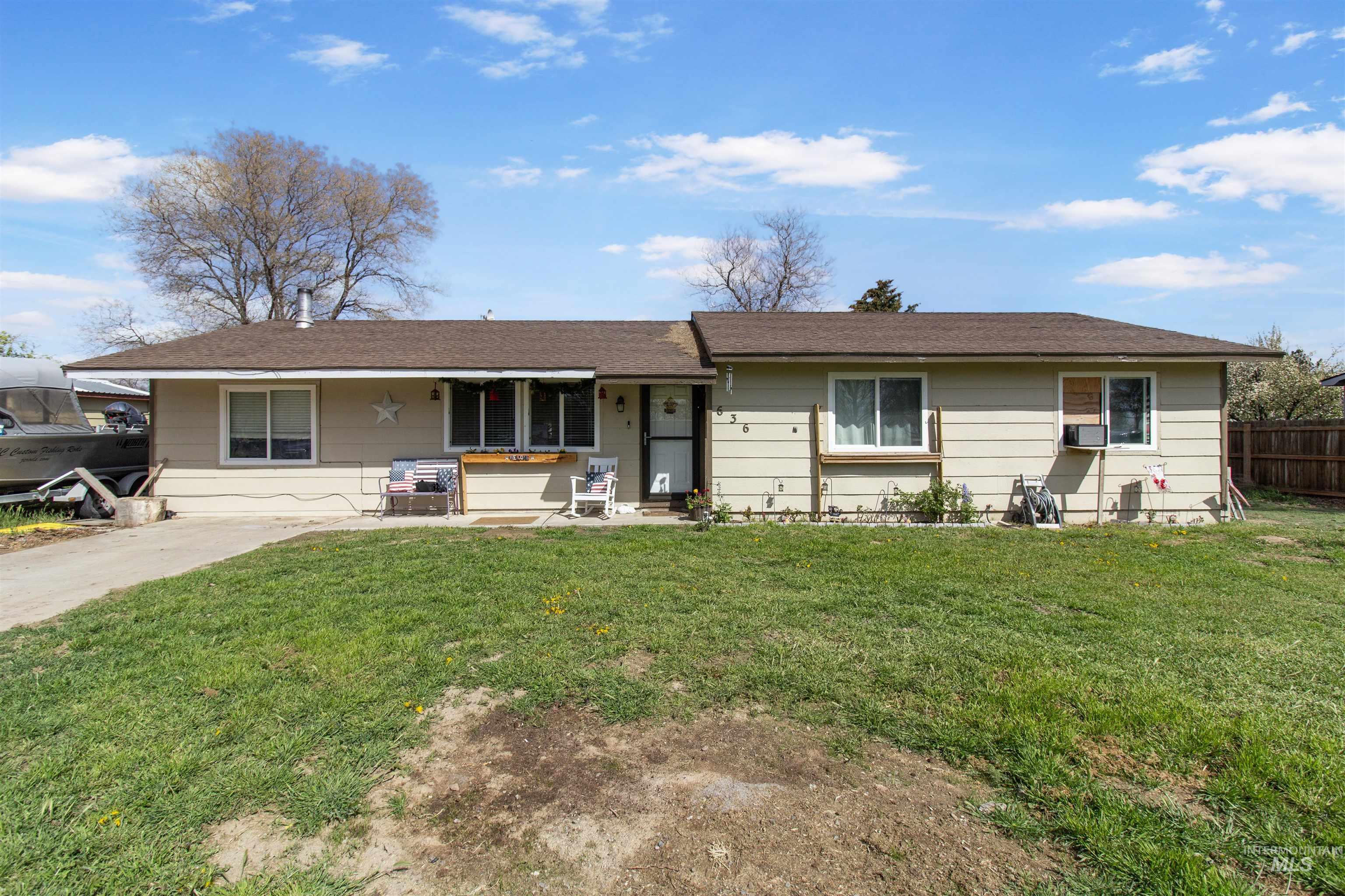 636 Main St N, Hansen, Idaho 83334, 3 Bedrooms, 2 Bathrooms, Residential For Sale, Price $305,000, 98983799