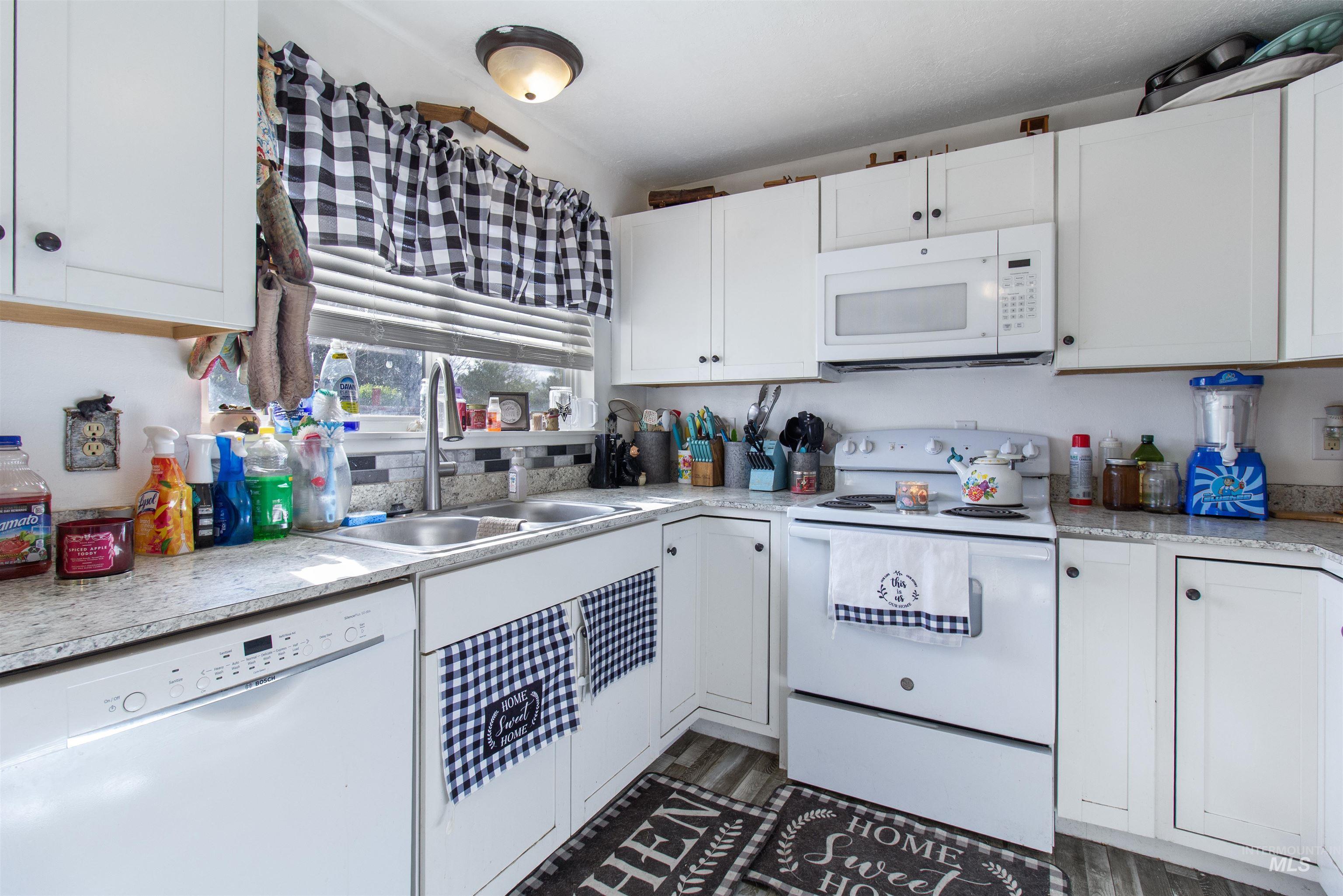 636 Main St N, Hansen, Idaho 83334, 3 Bedrooms, 2 Bathrooms, Residential For Sale, Price $310,000,MLS 98983799