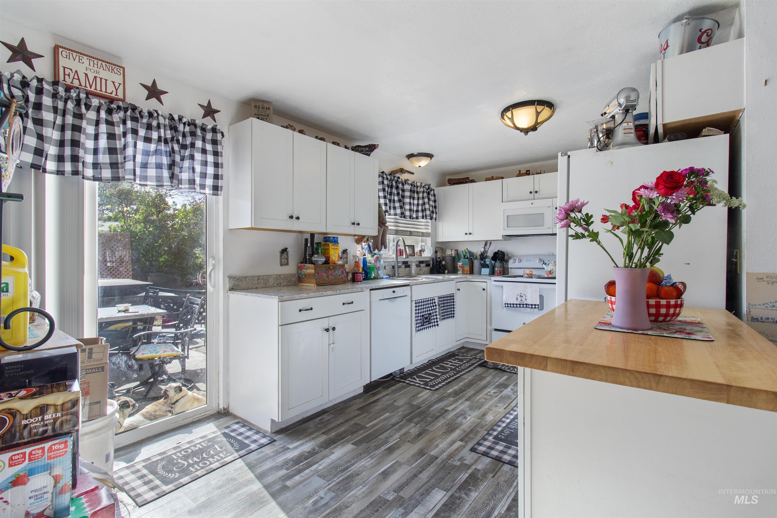 636 Main St N, Hansen, Idaho 83334, 3 Bedrooms, 2 Bathrooms, Residential For Sale, Price $310,000,MLS 98983799