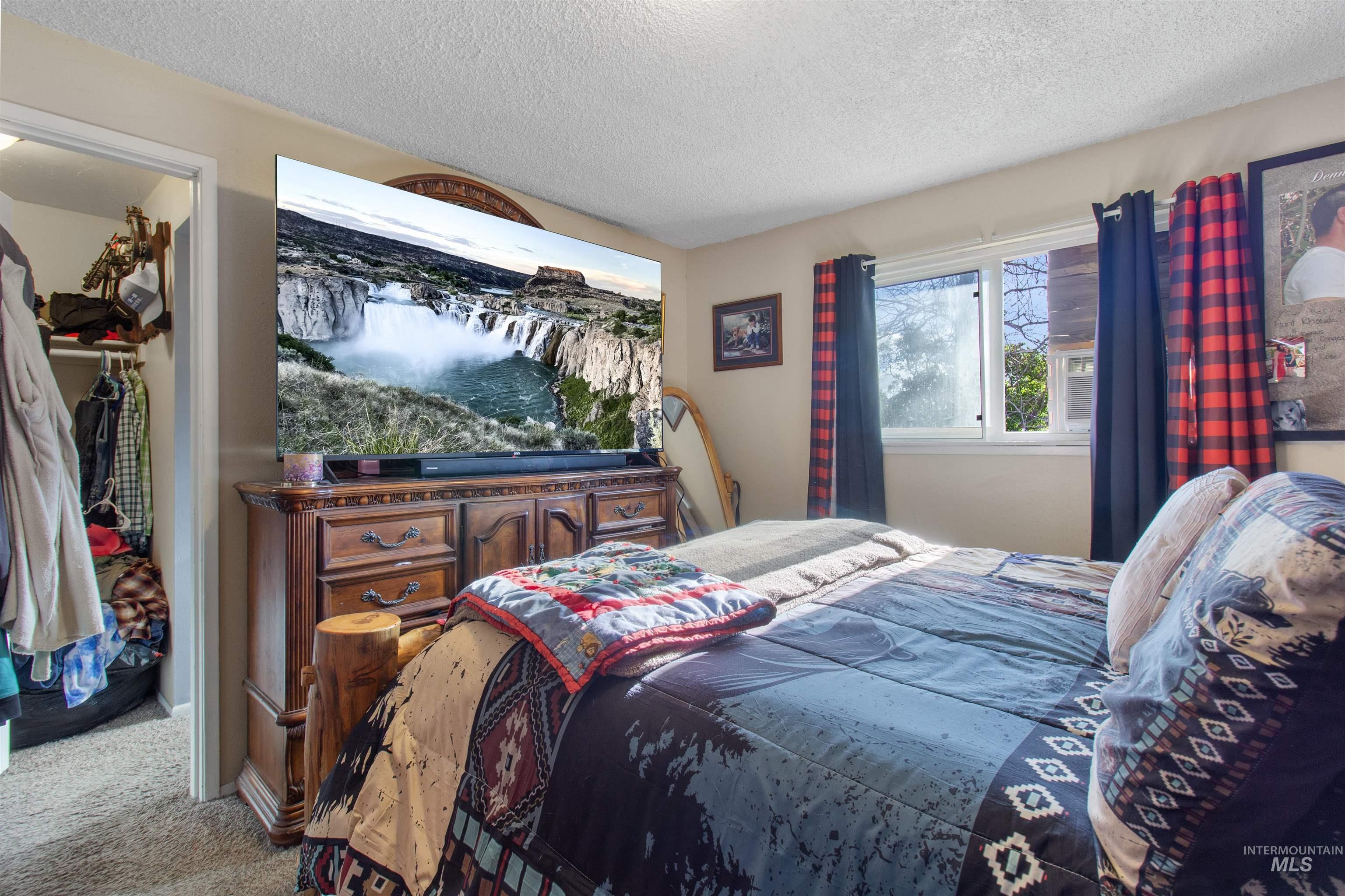 636 Main St N, Hansen, Idaho 83334, 3 Bedrooms, 2 Bathrooms, Residential For Sale, Price $305,000, 98983799
