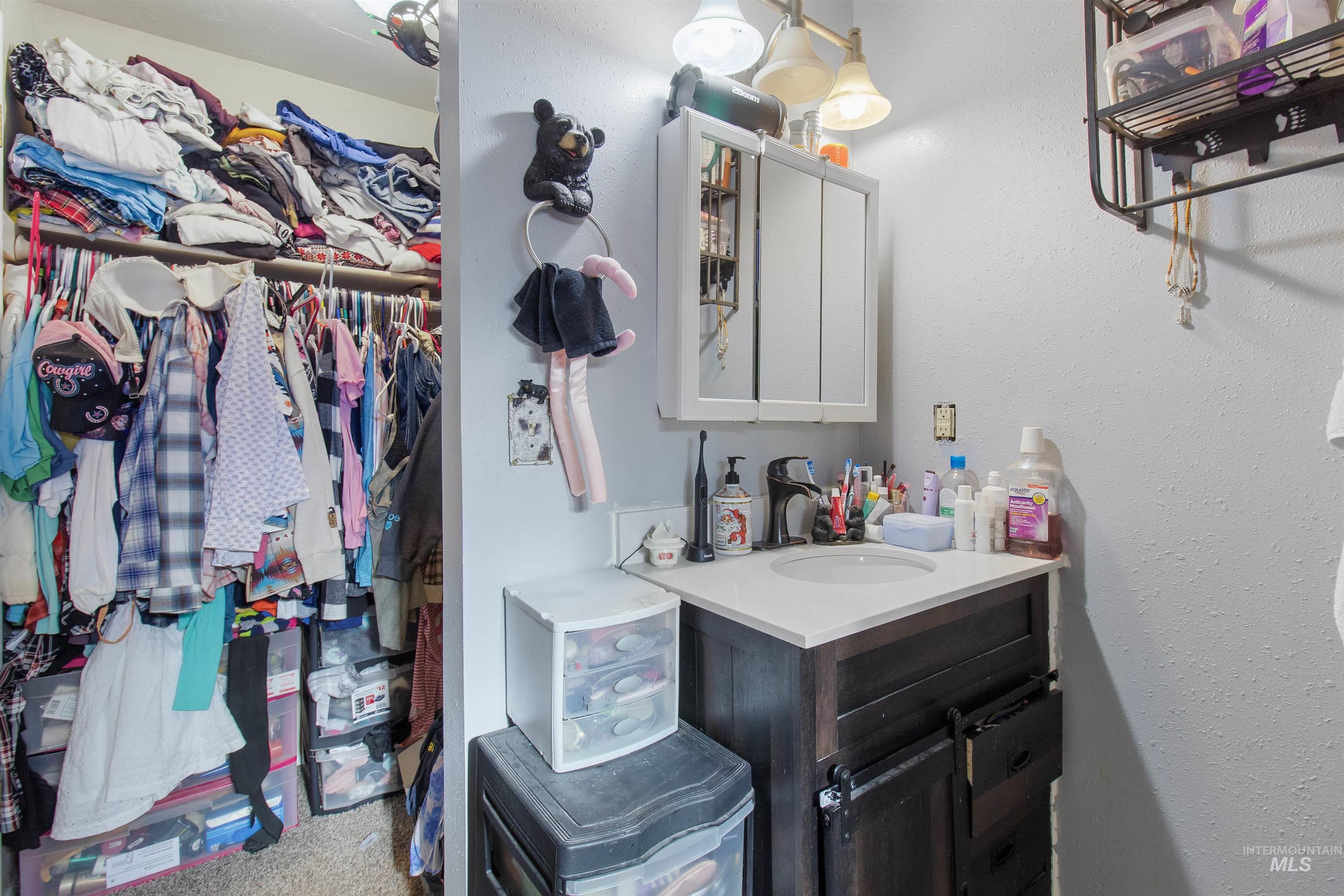 636 Main St N, Hansen, Idaho 83334, 3 Bedrooms, 2 Bathrooms, Residential For Sale, Price $310,000,MLS 98983799