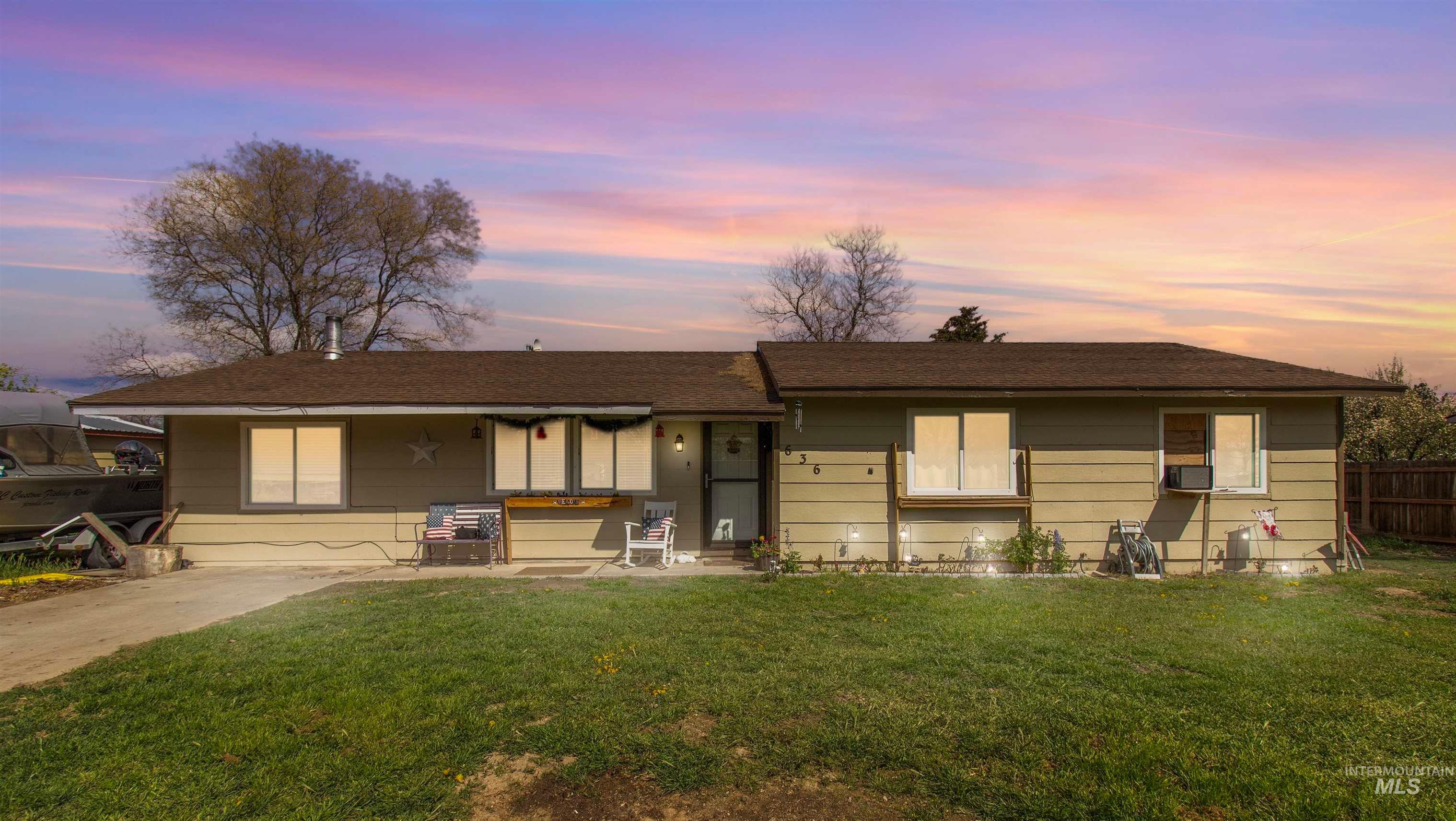 636 Main St N, Hansen, Idaho 83334, 3 Bedrooms, 2 Bathrooms, Residential For Sale, Price $305,000,MLS 98983799