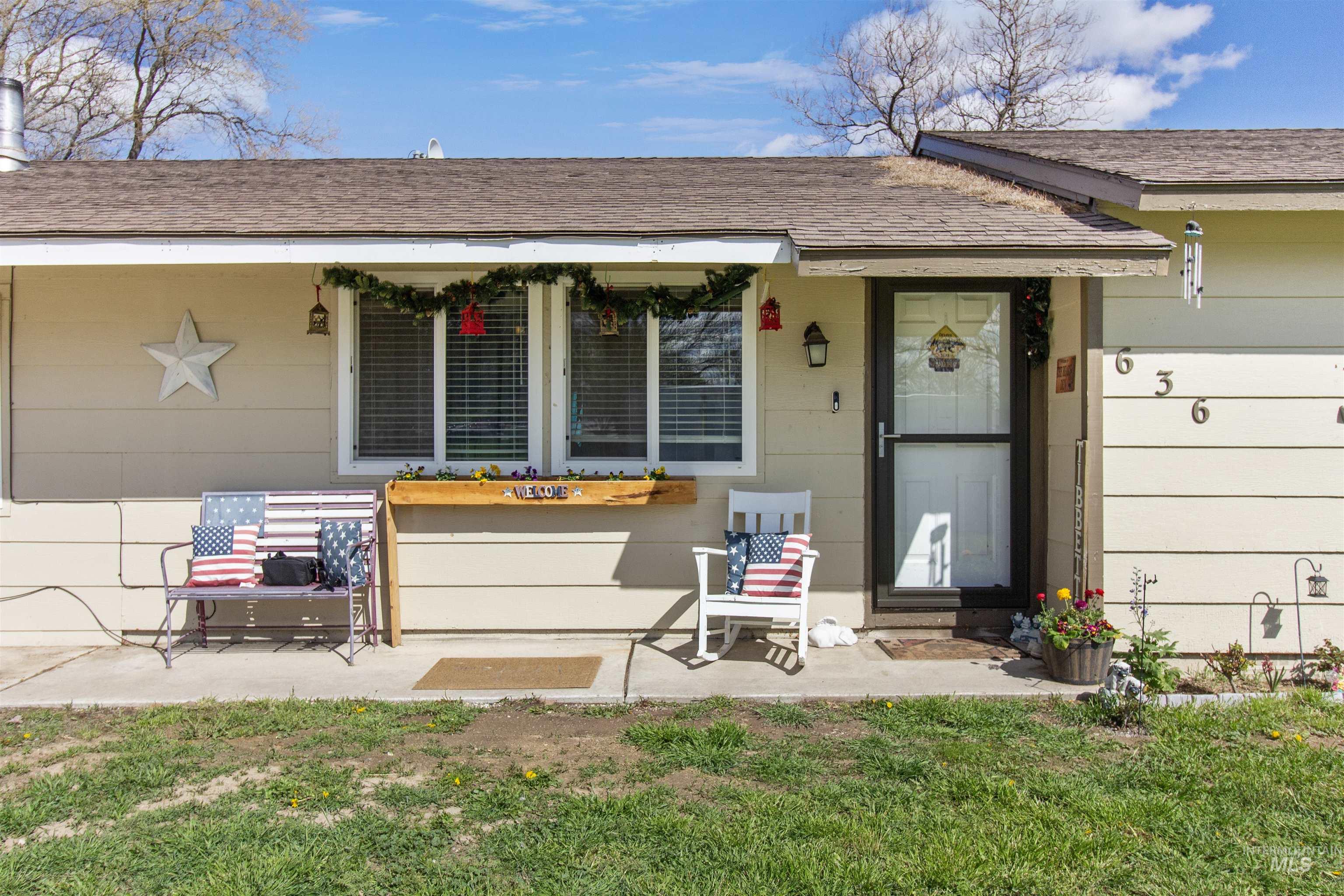 636 Main St N, Hansen, Idaho 83334, 3 Bedrooms, 2 Bathrooms, Residential For Sale, Price $305,000, 98983799
