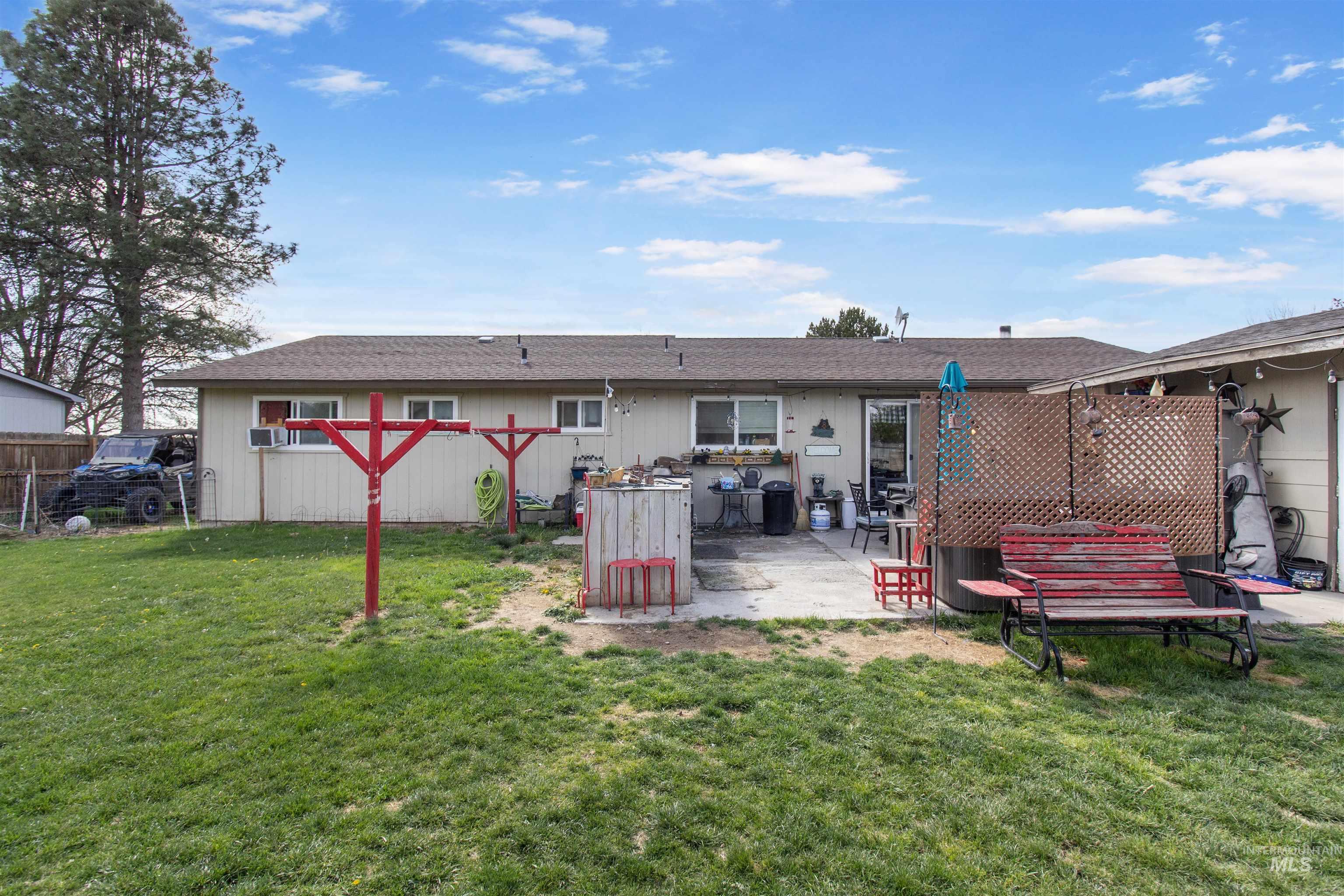636 Main St N, Hansen, Idaho 83334, 3 Bedrooms, 2 Bathrooms, Residential For Sale, Price $305,000, 98983799