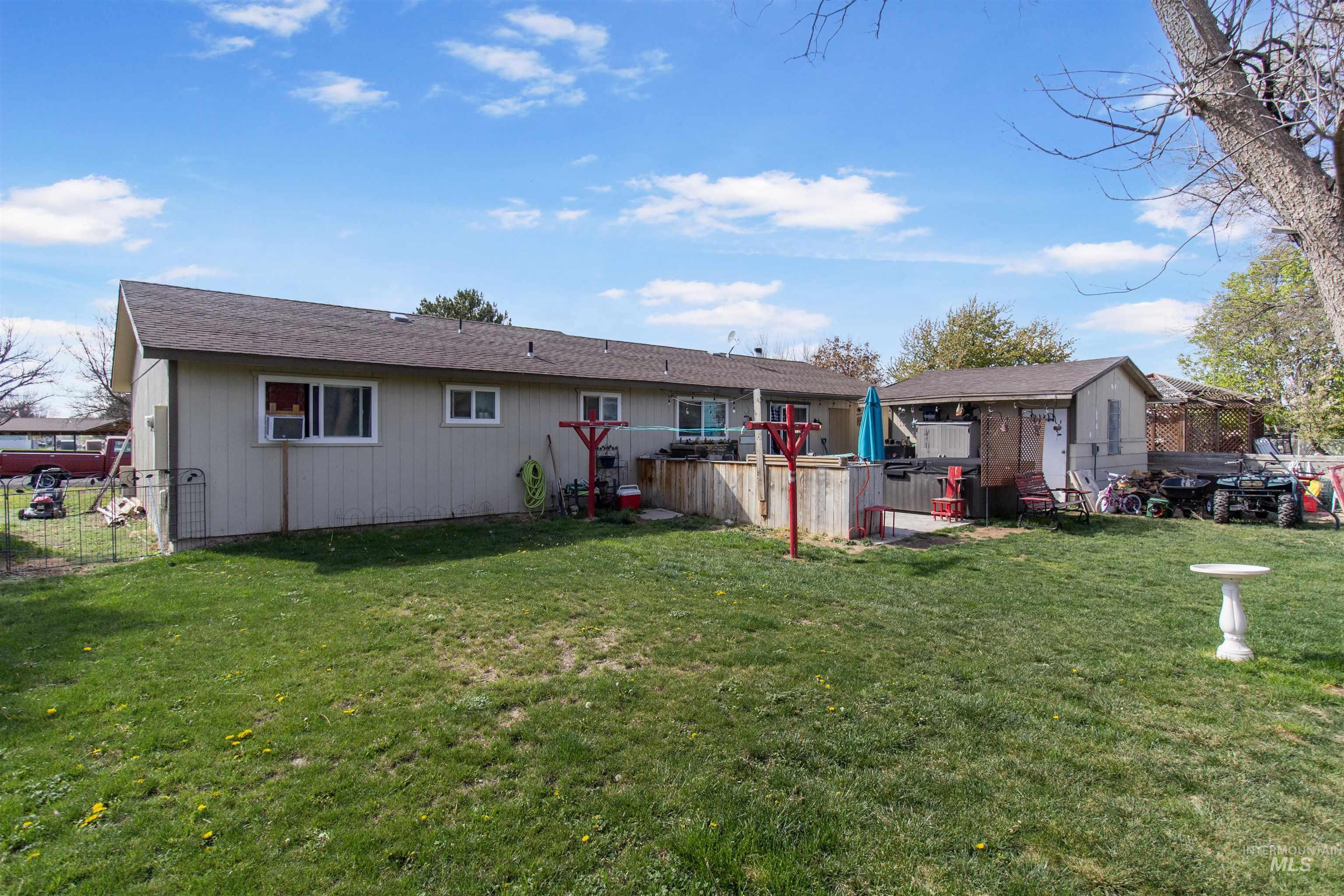 636 Main St N, Hansen, Idaho 83334, 3 Bedrooms, 2 Bathrooms, Residential For Sale, Price $305,000, 98983799