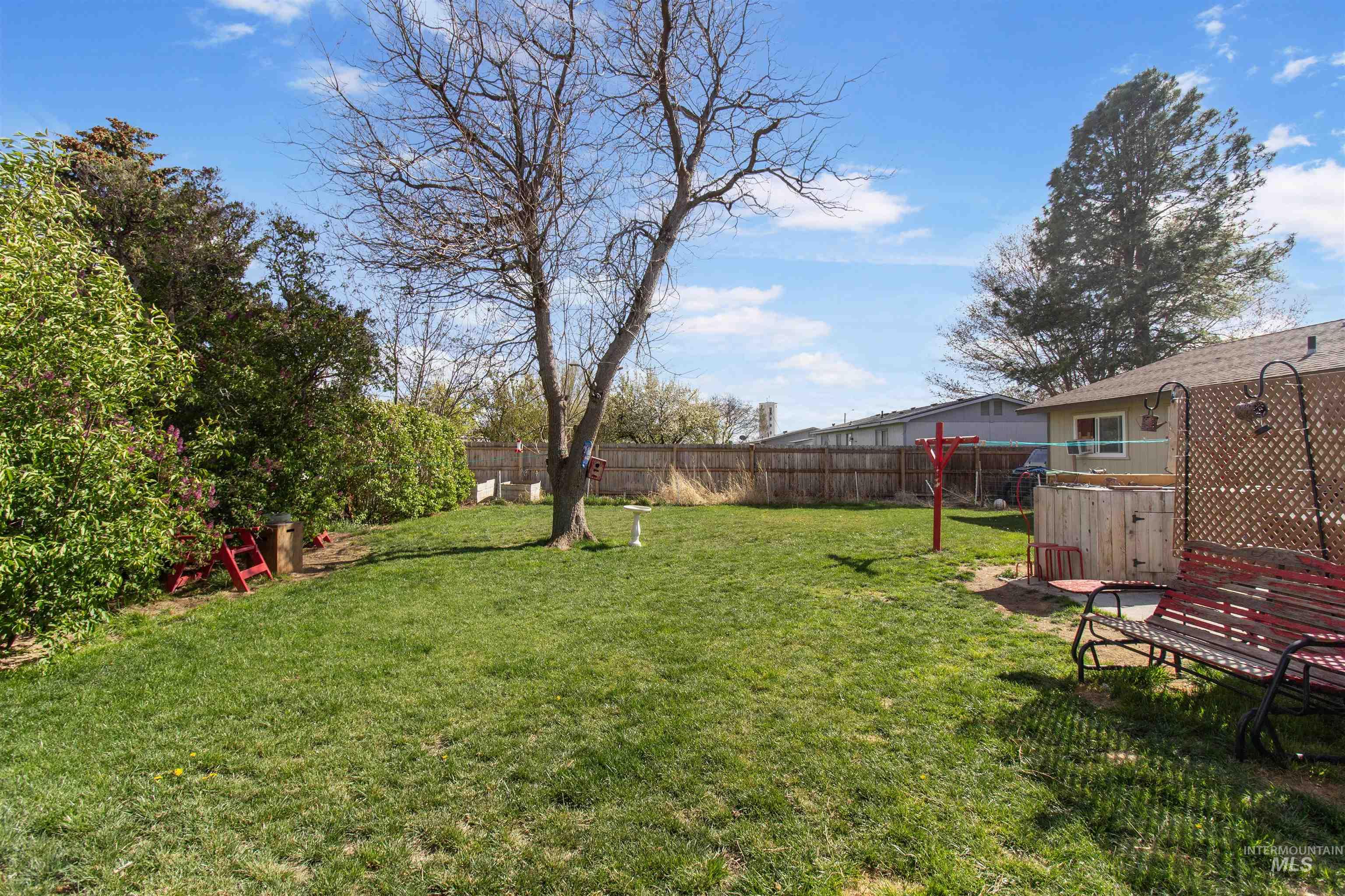636 Main St N, Hansen, Idaho 83334, 3 Bedrooms, 2 Bathrooms, Residential For Sale, Price $305,000, 98983799
