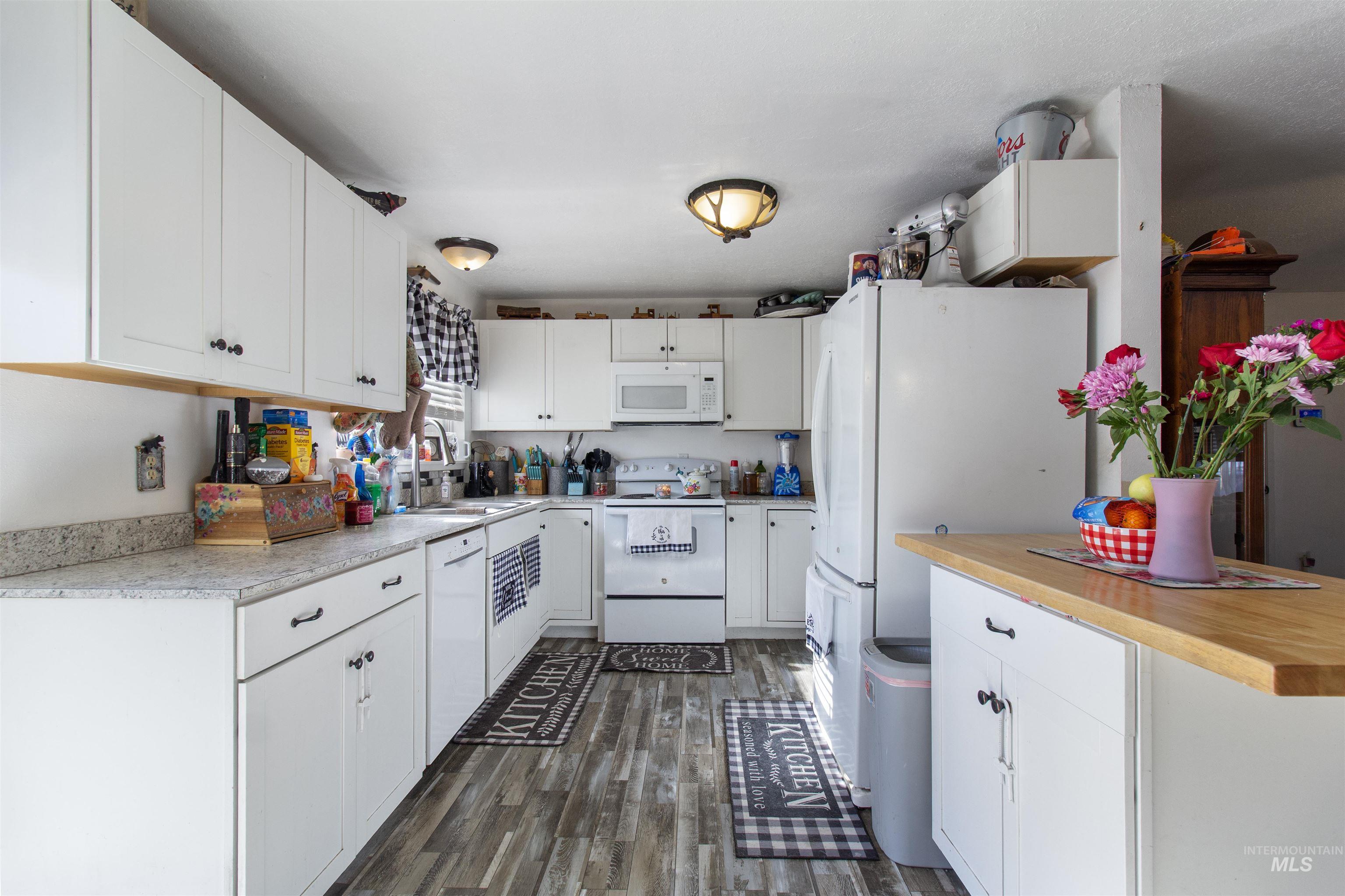 636 Main St N, Hansen, Idaho 83334, 3 Bedrooms, 2 Bathrooms, Residential For Sale, Price $310,000,MLS 98983799