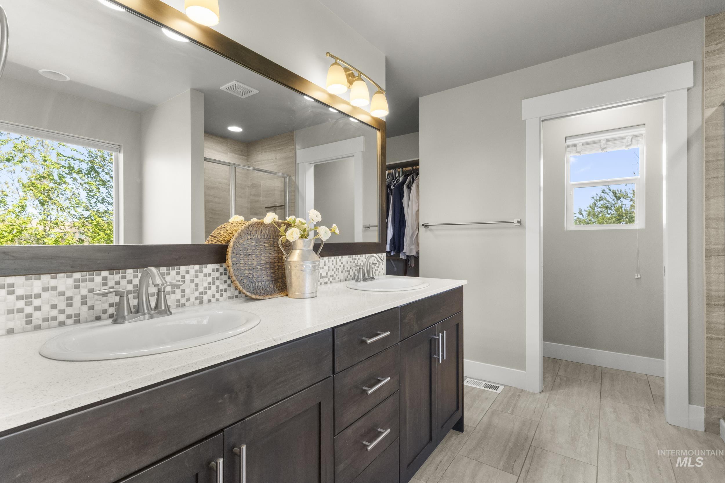 1286 W Laughton Dr, Meridian, Idaho 83646, 5 Bedrooms, 3 Bathrooms, Residential For Sale, Price $749,000,MLS 98983800