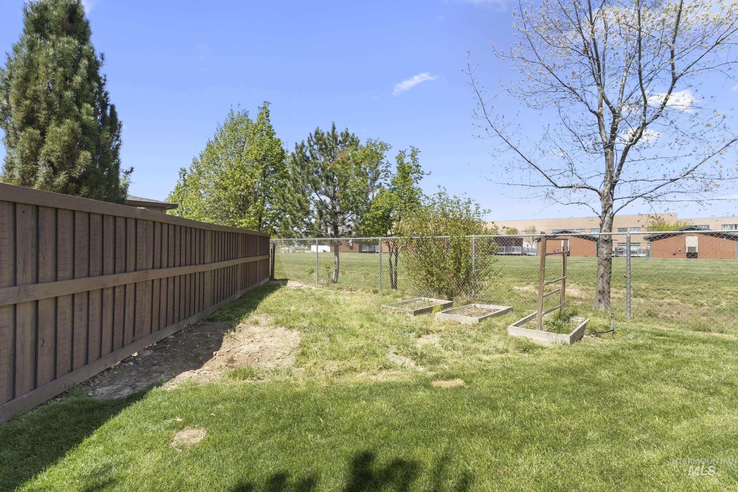1286 W Laughton Dr, Meridian, Idaho 83646, 5 Bedrooms, 3 Bathrooms, Residential For Sale, Price $749,000,MLS 98983800