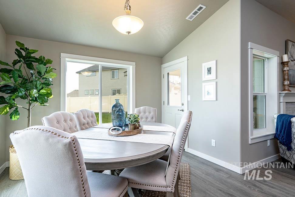 421 N Lone Oak St., Middleton, Idaho 83644, 3 Bedrooms, 2 Bathrooms, Residential For Sale, Price $458,990, 98983801