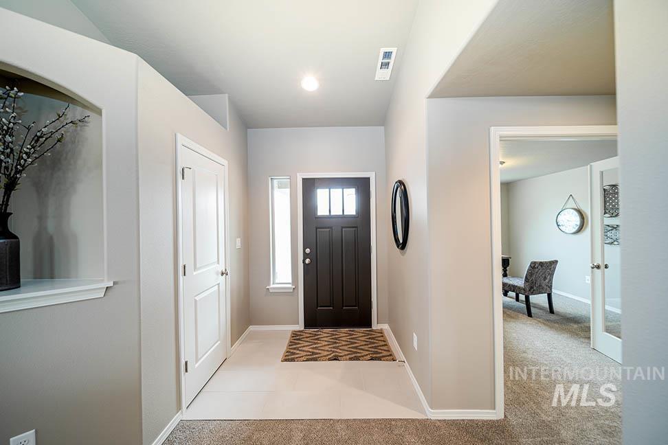 421 N Lone Oak St., Middleton, Idaho 83644, 3 Bedrooms, 2 Bathrooms, Residential For Sale, Price $458,990, 98983801