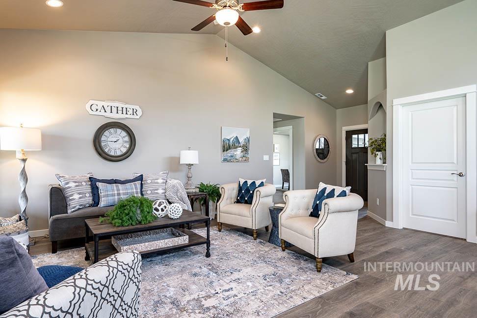 421 N Lone Oak St., Middleton, Idaho 83644, 3 Bedrooms, 2 Bathrooms, Residential For Sale, Price $458,990, 98983801