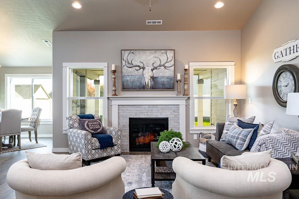 421 N Lone Oak St., Middleton, Idaho 83644, 3 Bedrooms, 2 Bathrooms, Residential For Sale, Price $458,990, 98983801