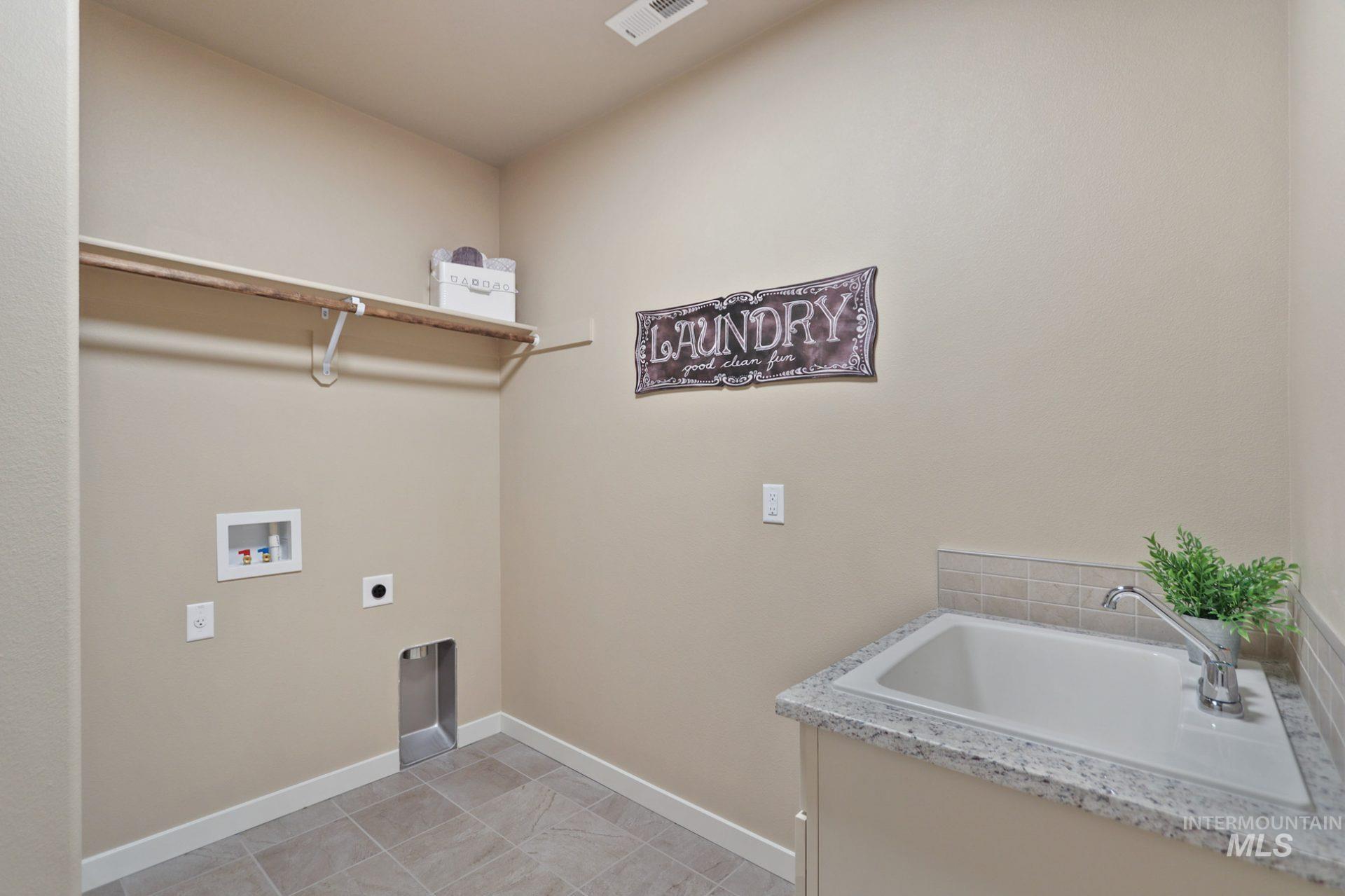 418 Lone Oak St., Middleton, Idaho 83644, 4 Bedrooms, 2 Bathrooms, Residential For Sale, Price $489,990, 98983802