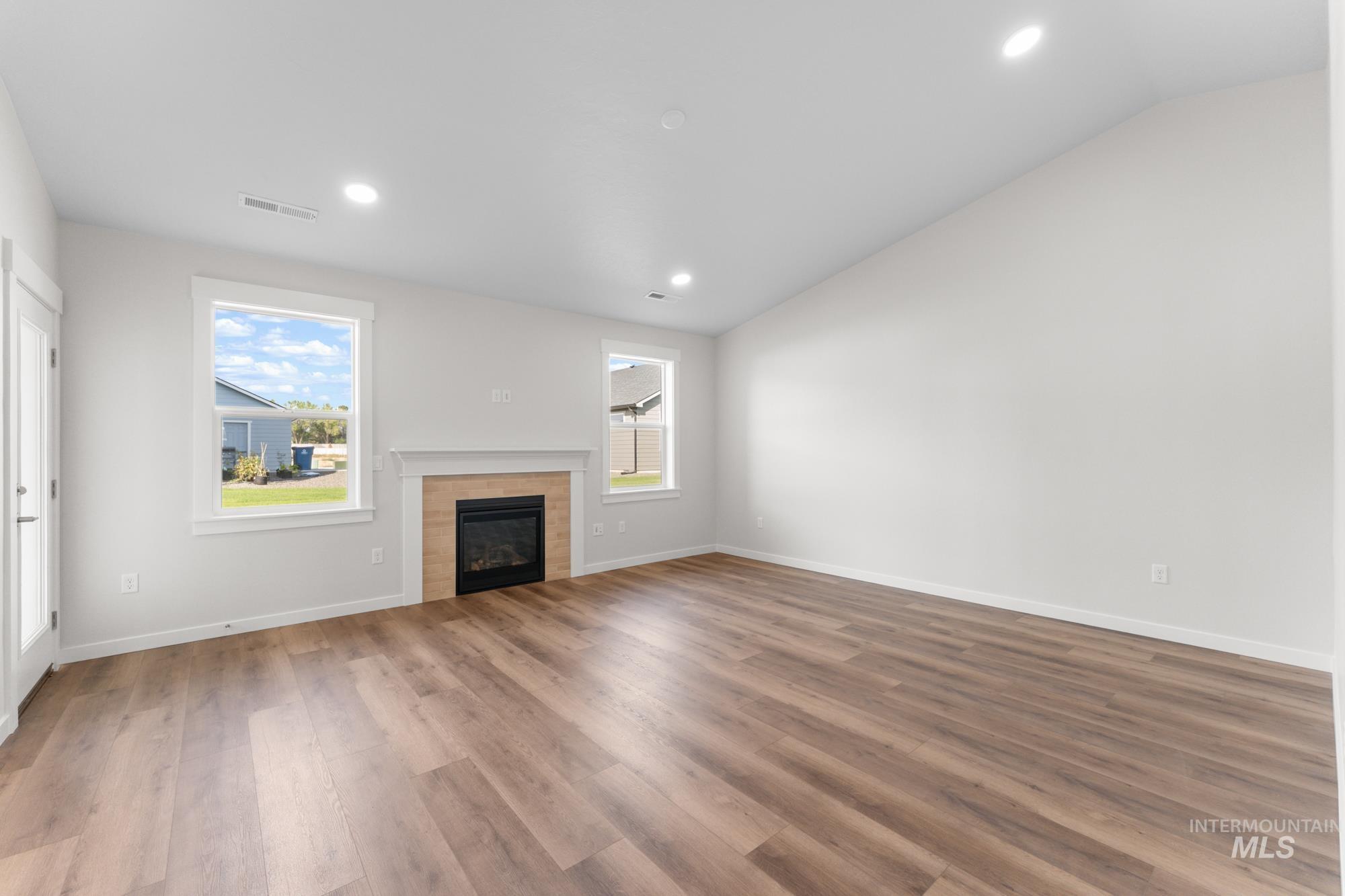 418 Lone Oak St., Middleton, Idaho 83644, 4 Bedrooms, 2 Bathrooms, Residential For Sale, Price $489,990,MLS 98983802