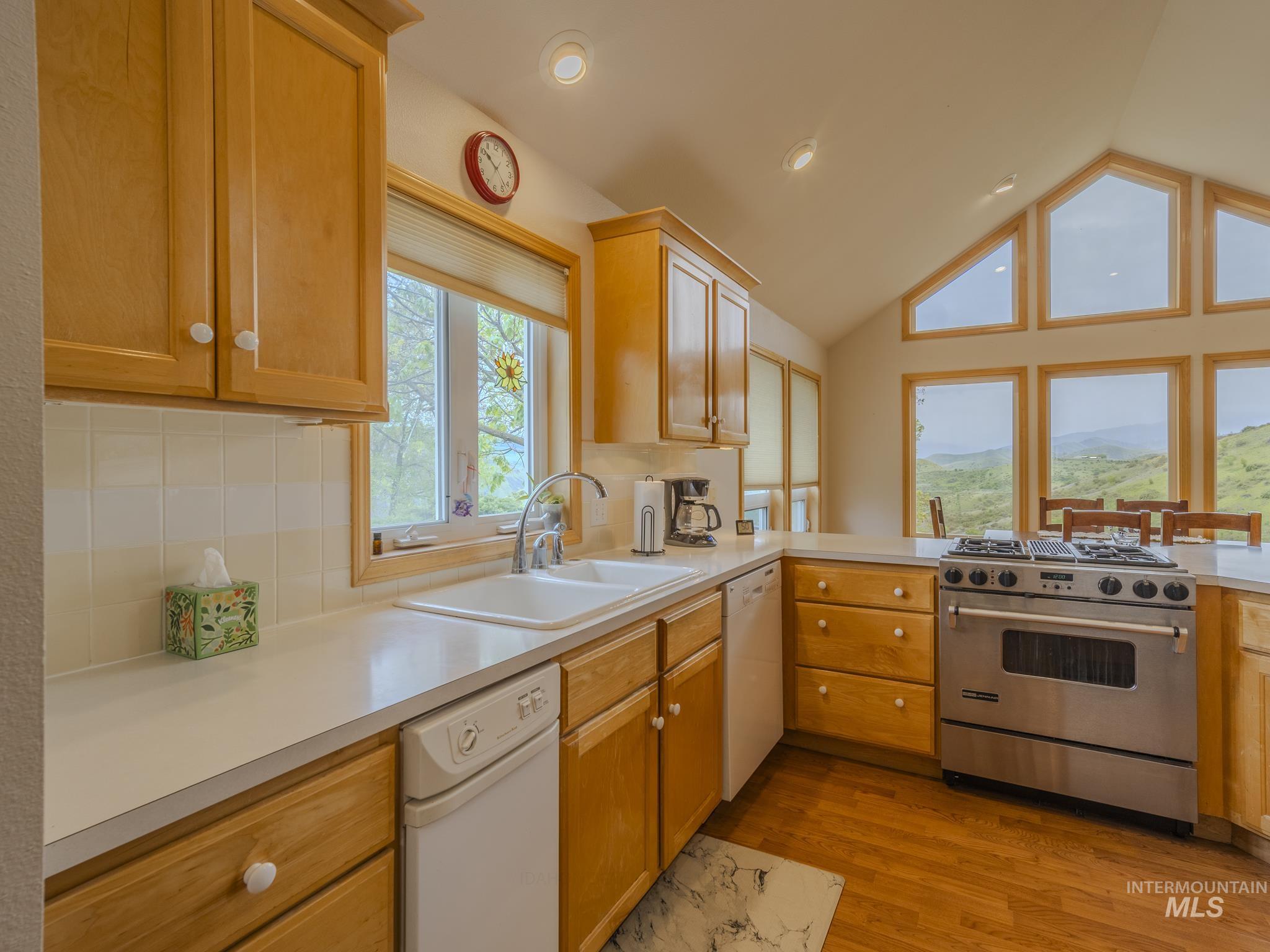 160 Buckhorn Road, White Bird, Idaho 83554, 3 Bedrooms, 3 Bathrooms, Residential For Sale, Price $629,000, 98983803