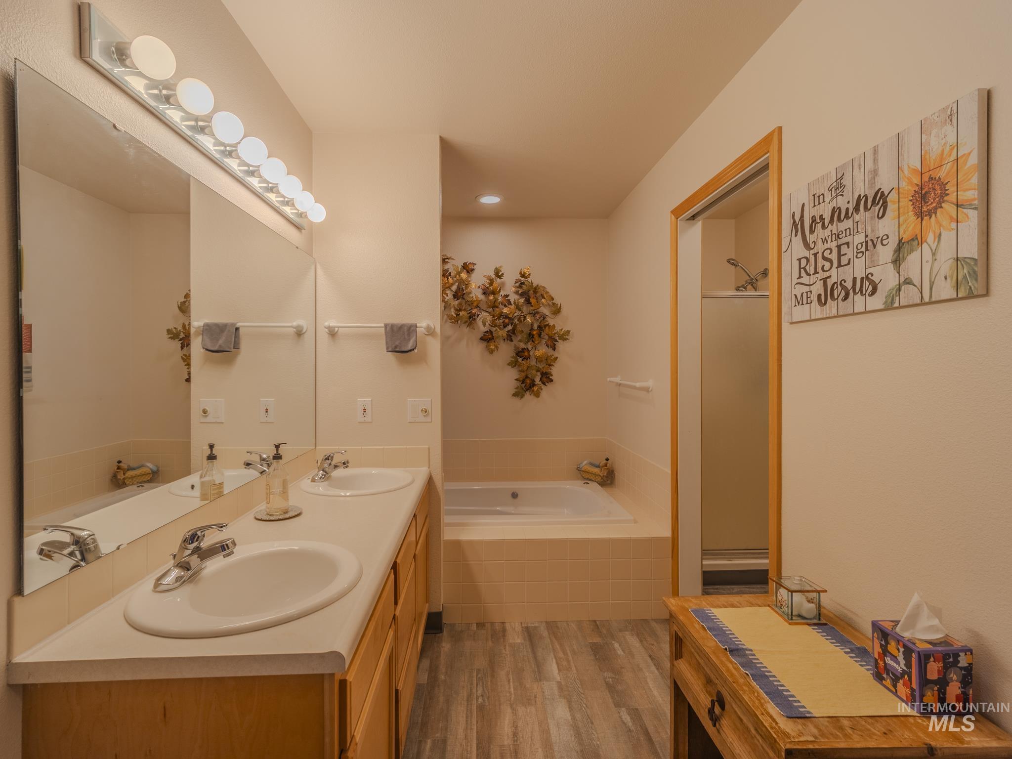 160 Buckhorn Road, White Bird, Idaho 83554, 3 Bedrooms, 3 Bathrooms, Residential For Sale, Price $629,000, 98983803