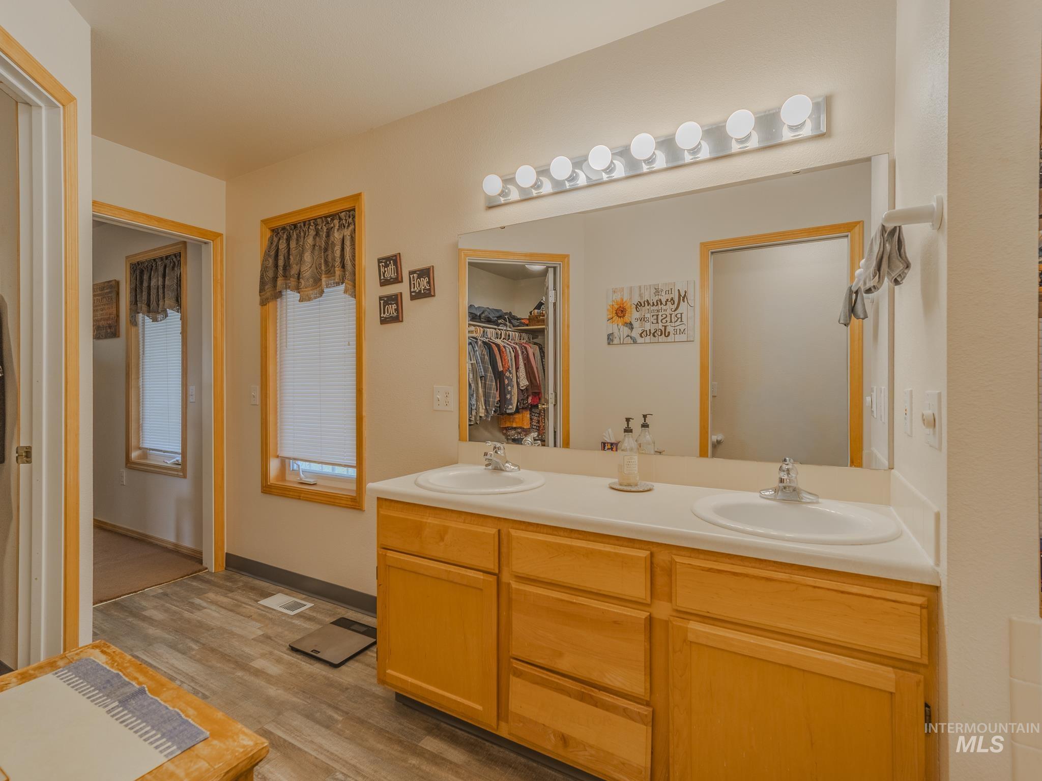 160 Buckhorn Road, White Bird, Idaho 83554, 3 Bedrooms, 3 Bathrooms, Residential For Sale, Price $629,000, 98983803