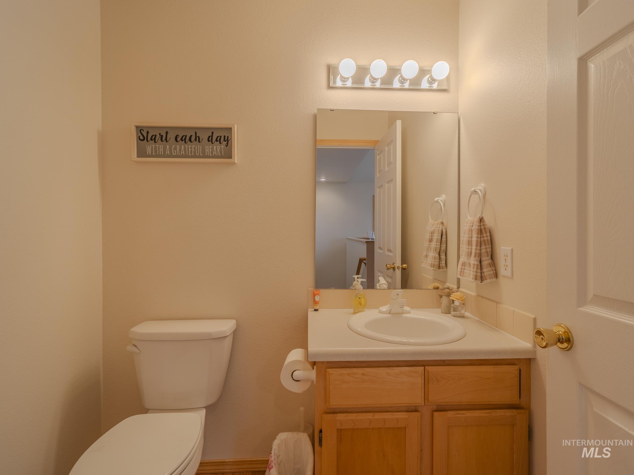 160 Buckhorn Road, White Bird, Idaho 83554, 3 Bedrooms, 3 Bathrooms, Residential For Sale, Price $629,000, 98983803