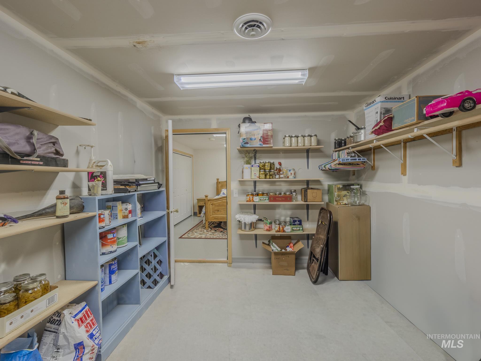 160 Buckhorn Road, White Bird, Idaho 83554, 3 Bedrooms, 3 Bathrooms, Residential For Sale, Price $629,000, 98983803