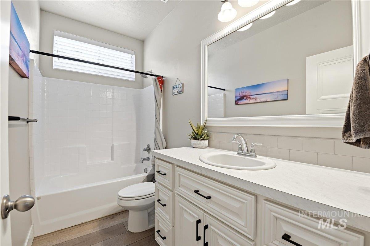 12649 S Transport Way, Nampa, Idaho 83686, 3 Bedrooms, 2 Bathrooms, Residential For Sale, Price $575,000, 98983804