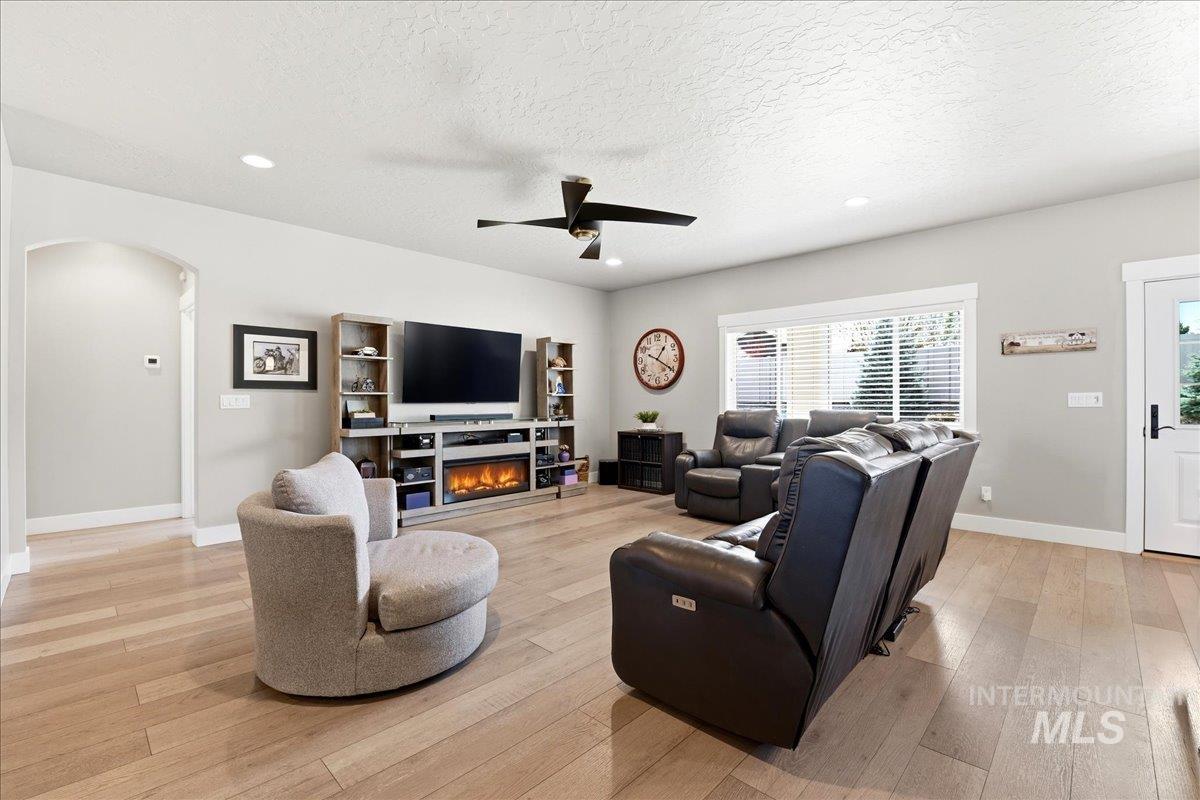 12649 S Transport Way, Nampa, Idaho 83686, 3 Bedrooms, 2 Bathrooms, Residential For Sale, Price $575,000, 98983804