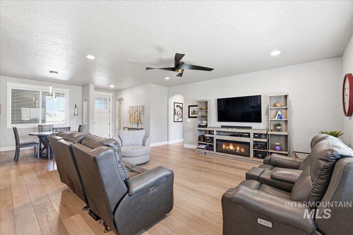 12649 S Transport Way, Nampa, Idaho 83686, 3 Bedrooms, 2 Bathrooms, Residential For Sale, Price $575,000, 98983804