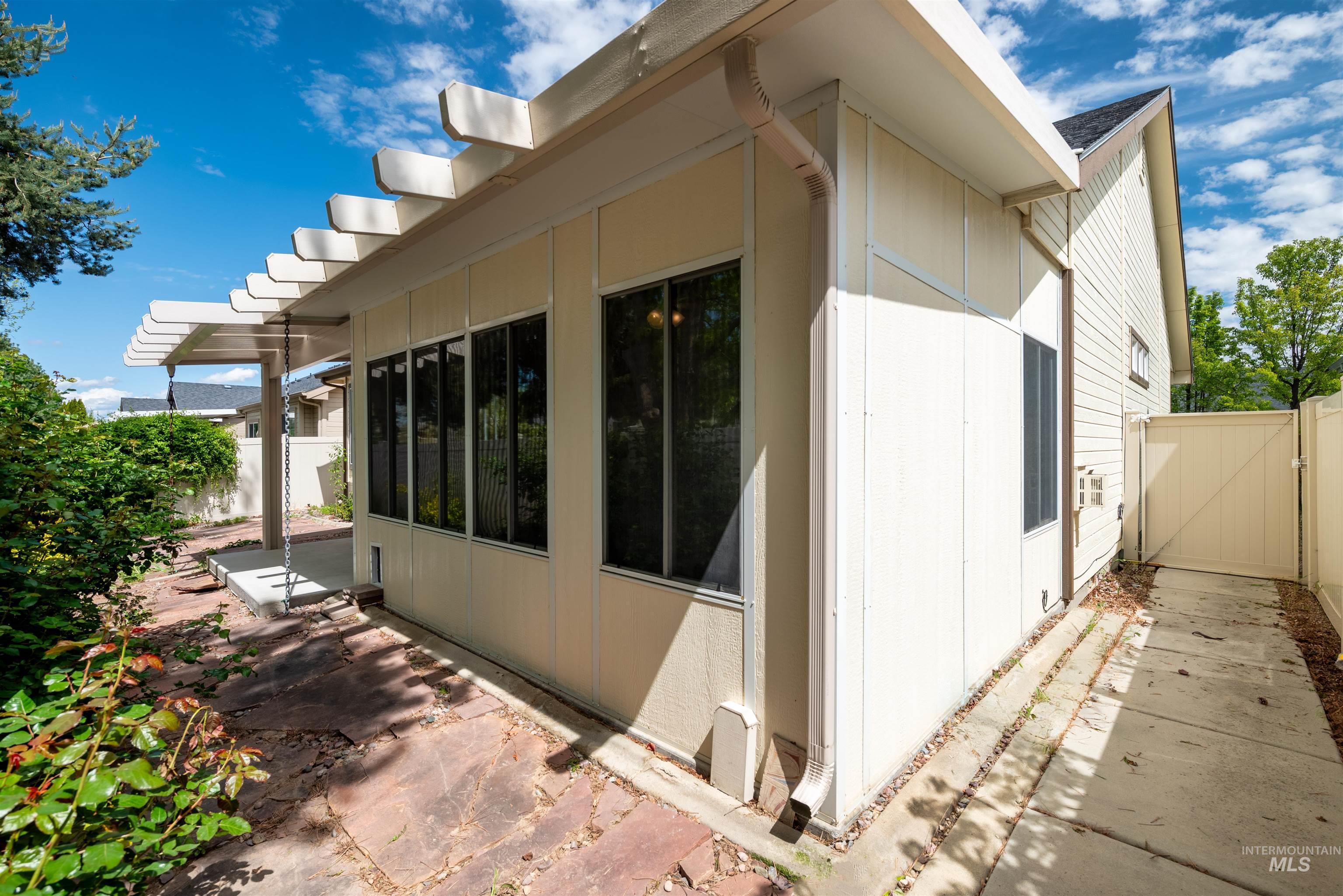 1239 N Victor Way, Meridian, Idaho 83642, 2 Bedrooms, 2 Bathrooms, Residential For Sale, Price $399,999,MLS 98983805