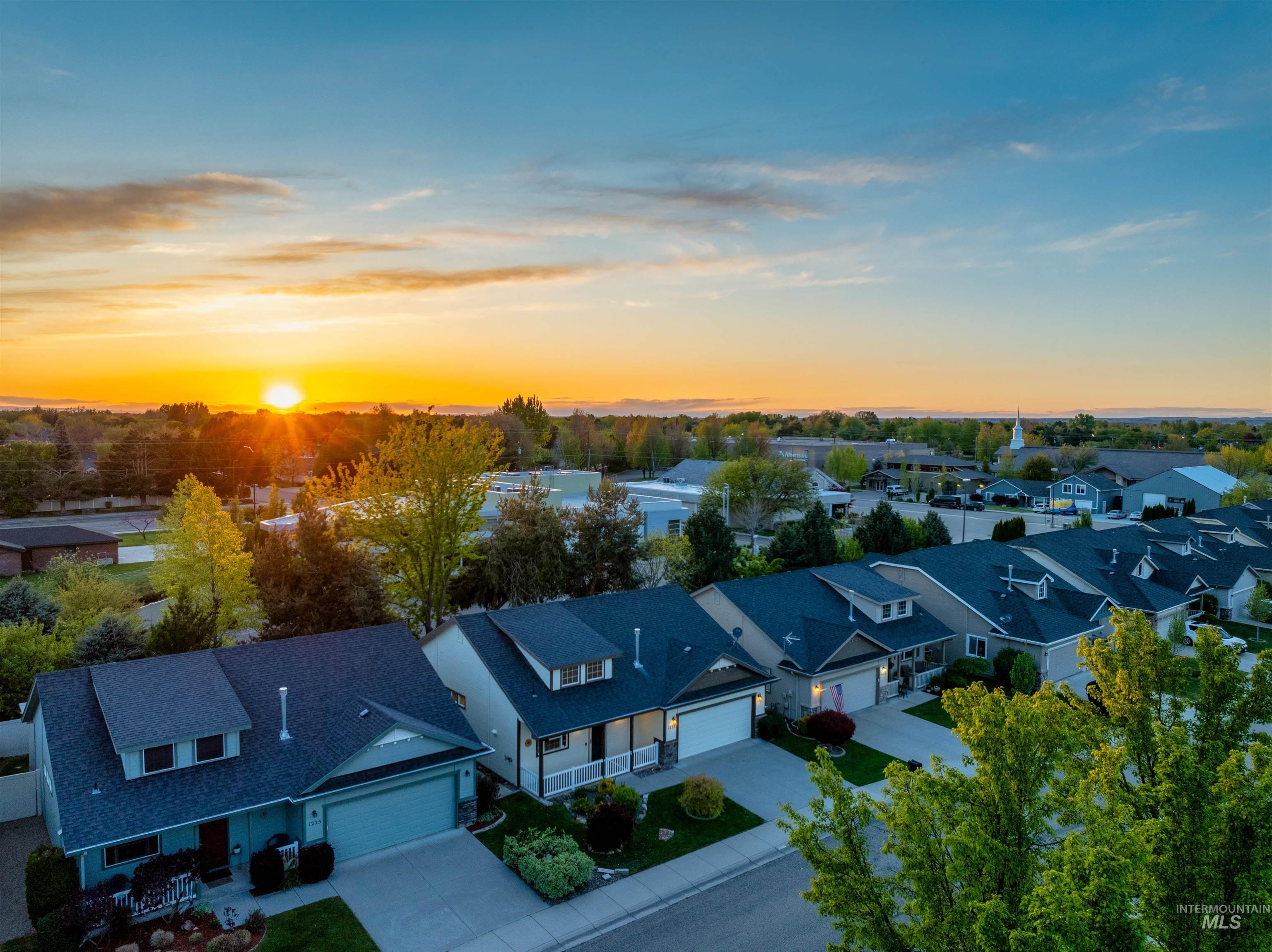 1239 N Victor Way, Meridian, Idaho 83642, 2 Bedrooms, 2 Bathrooms, Residential For Sale, Price $399,999,MLS 98983805