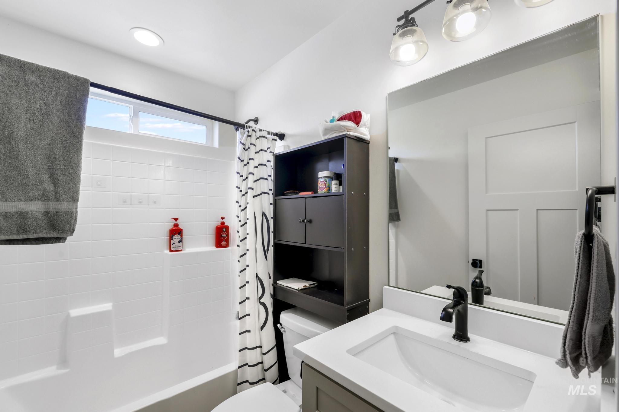 498 Jesse Ave, Twin Falls, Idaho 83301, 4 Bedrooms, 2 Bathrooms, Residential For Sale, Price $419,900, 98983806