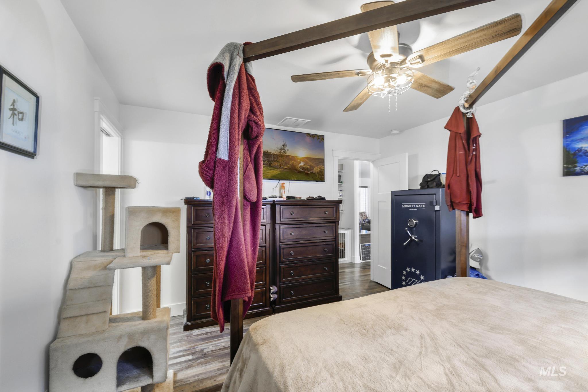 498 Jesse Ave, Twin Falls, Idaho 83301, 4 Bedrooms, 2 Bathrooms, Residential For Sale, Price $419,900, 98983806