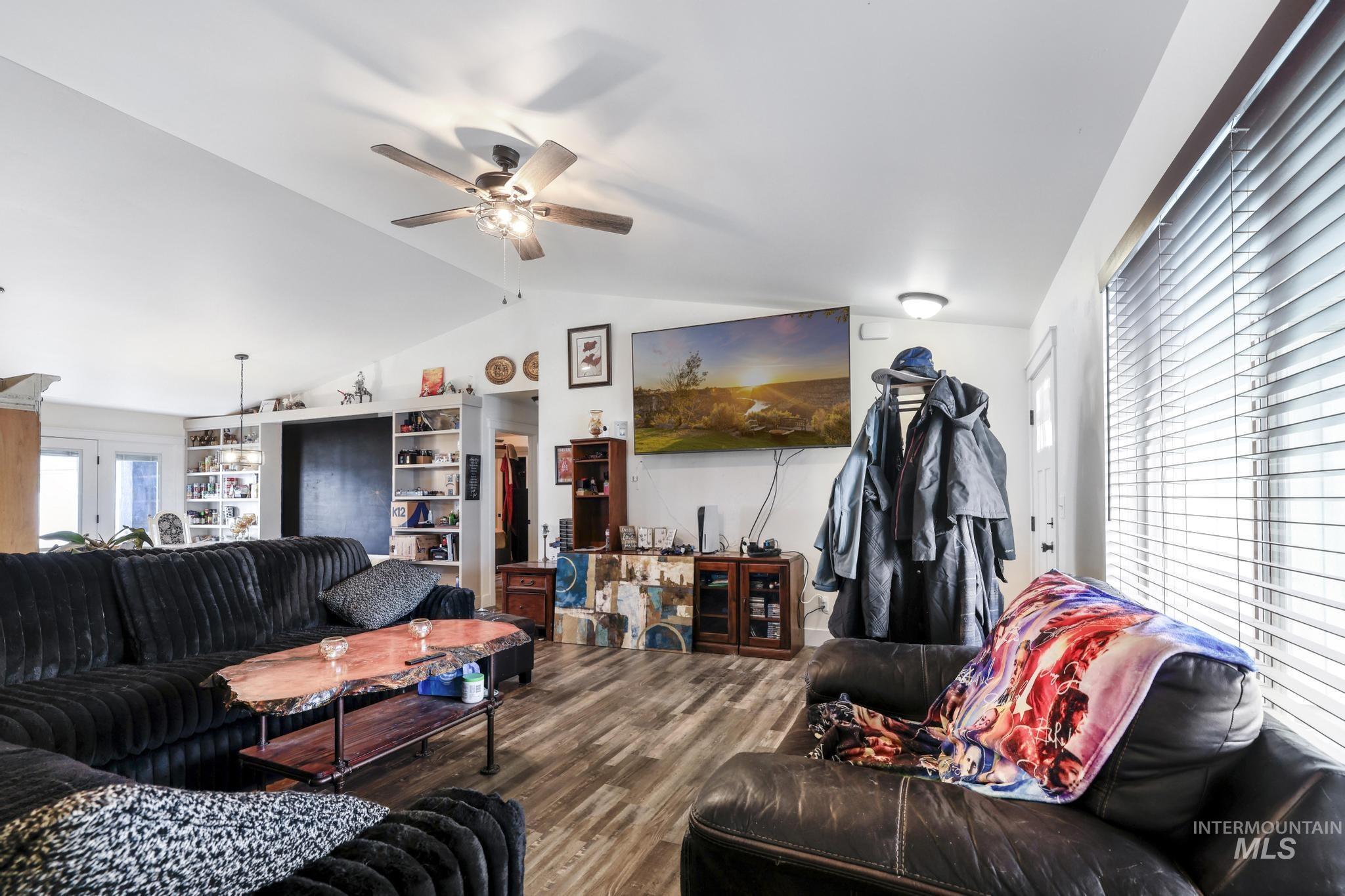 498 Jesse Ave, Twin Falls, Idaho 83301, 4 Bedrooms, 2 Bathrooms, Residential For Sale, Price $419,900, 98983806