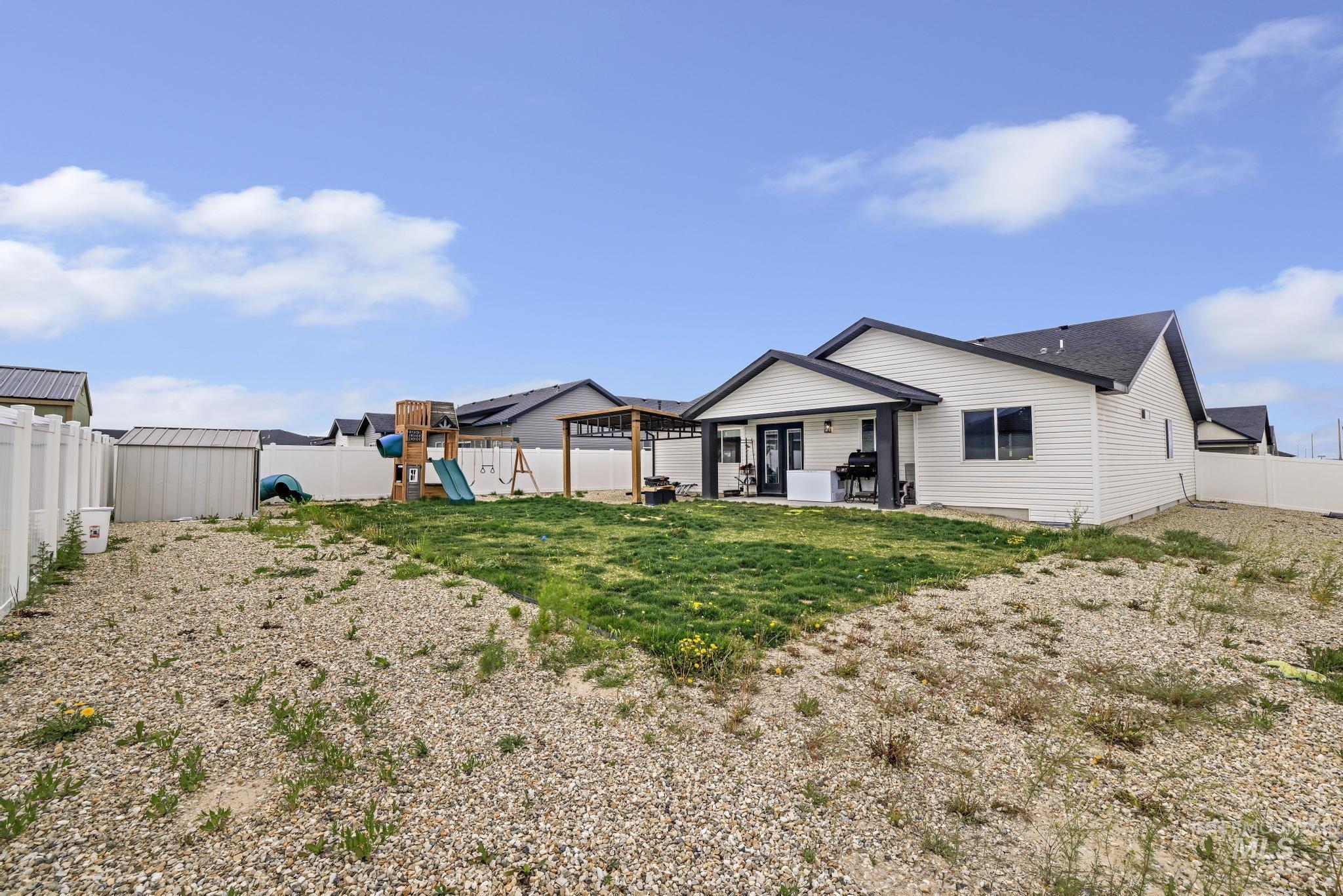 498 Jesse Ave, Twin Falls, Idaho 83301, 4 Bedrooms, 2 Bathrooms, Residential For Sale, Price $419,900, 98983806