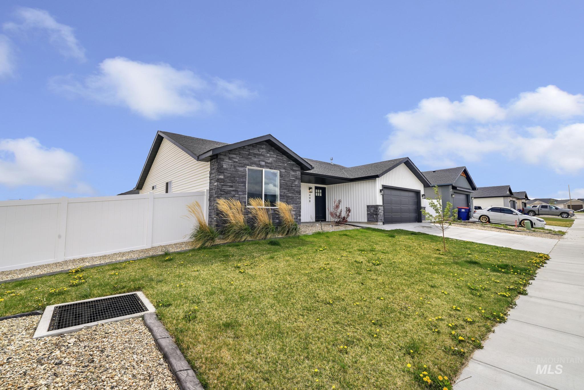 498 Jesse Ave, Twin Falls, Idaho 83301, 4 Bedrooms, 2 Bathrooms, Residential For Sale, Price $419,900, 98983806