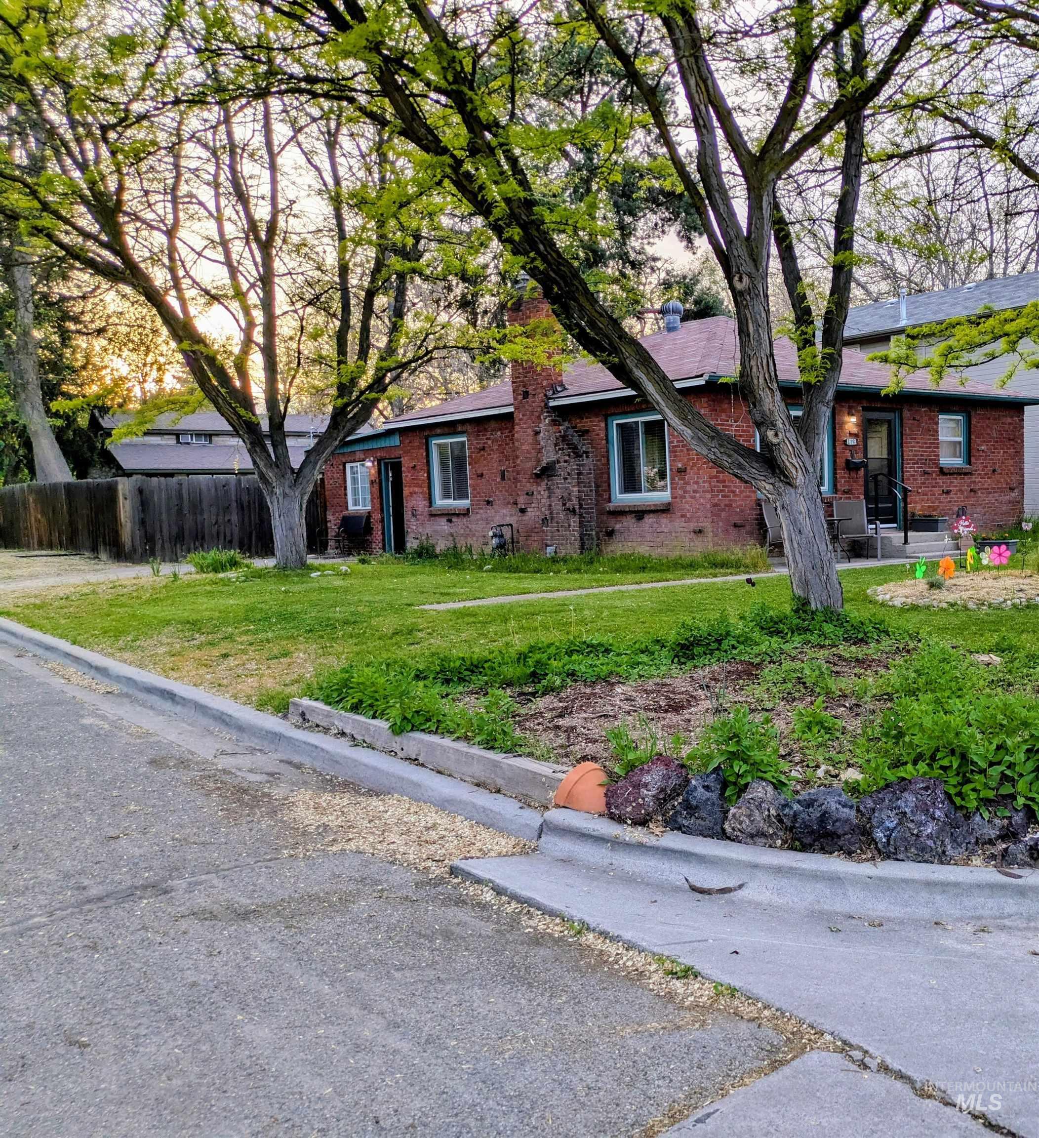 1629 S Michigan Ave, Boise, Idaho 83706, 2 Bedrooms, 2 Bathrooms, Residential For Sale, Price $522,000,MLS 98983810