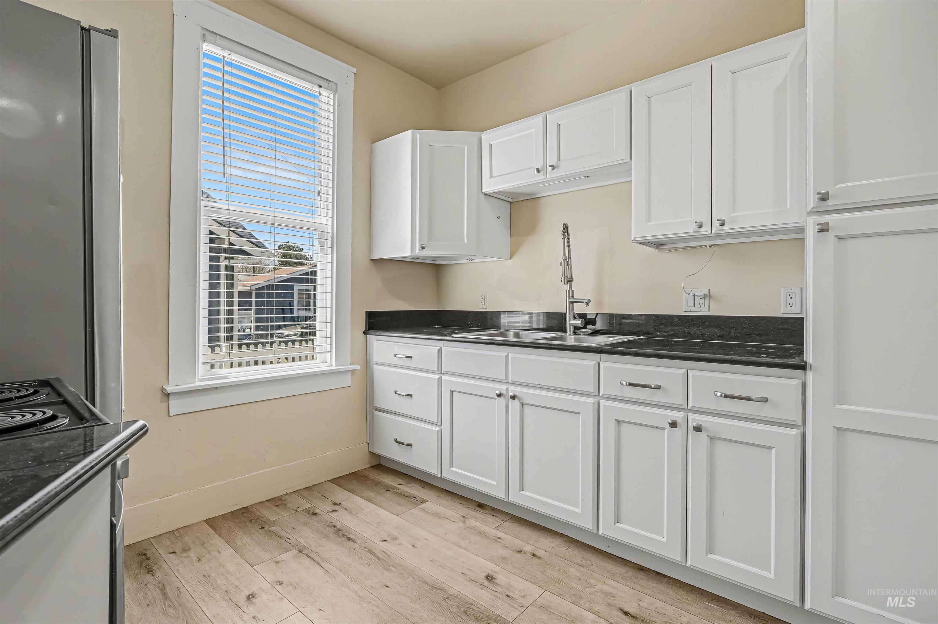 315 S 7th Ave, Nampa, Idaho 83651, 7 Rooms, Business/Commercial For Sale, Price $524,900, 98983811