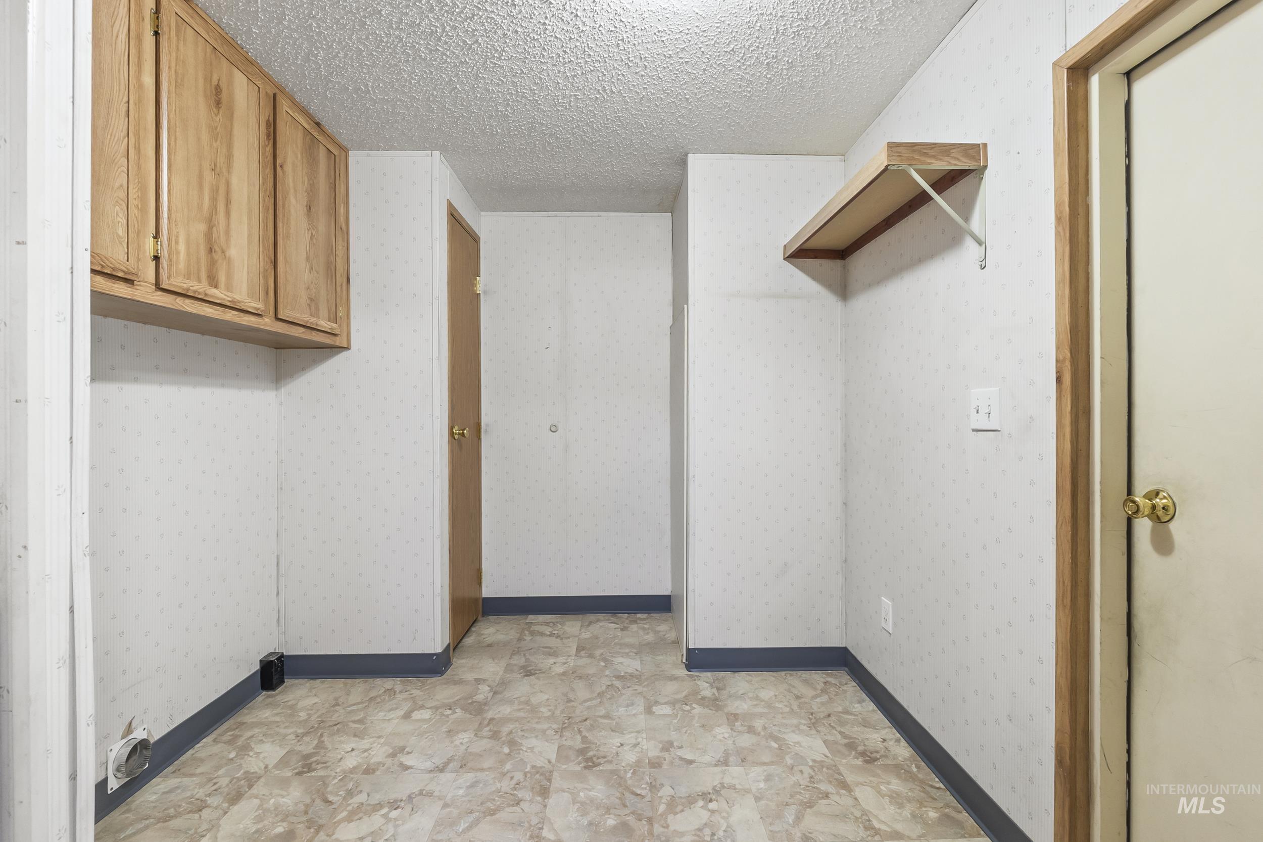 2714 Gold Harbor Dr, Caldwell, Idaho 83605, 3 Bedrooms, 2 Bathrooms, Residential For Sale, Price $255,000, 98983813
