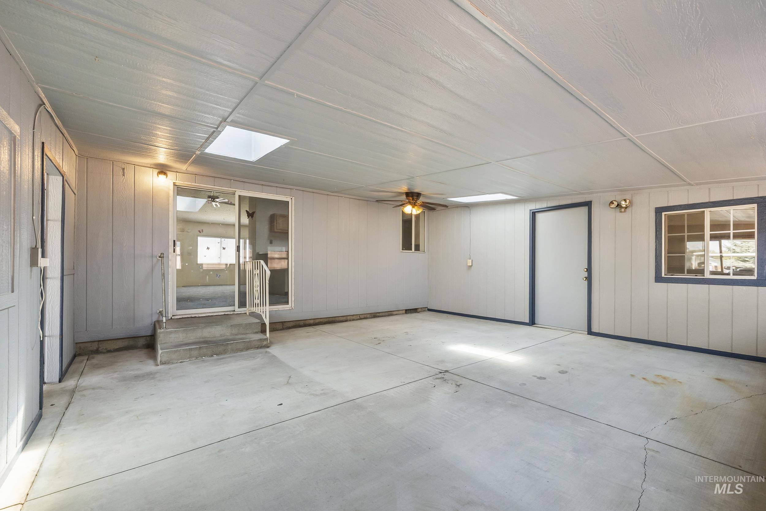 2714 Gold Harbor Dr, Caldwell, Idaho 83605, 3 Bedrooms, 2 Bathrooms, Residential For Sale, Price $255,000, 98983813