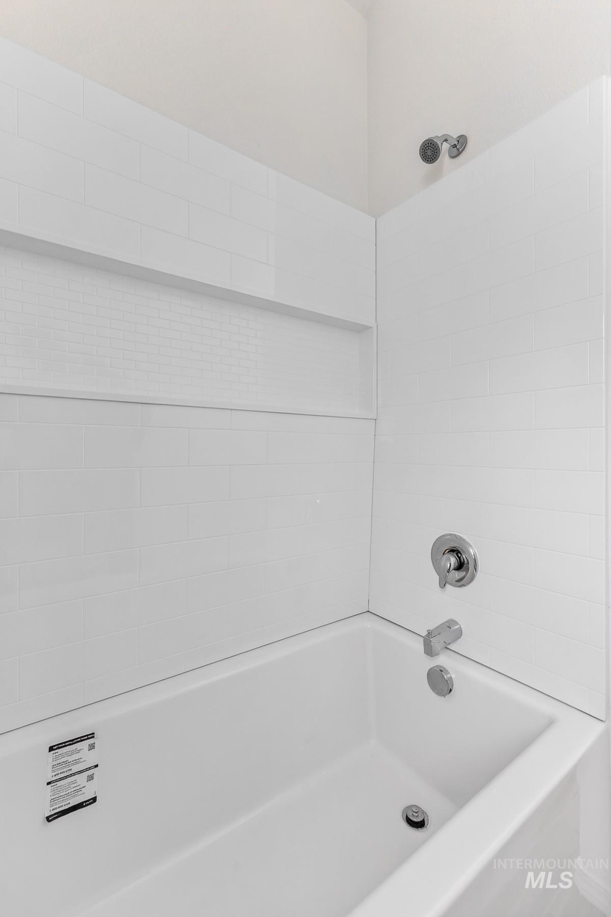 1649 Crown Point Pkwy, Cascade, Idaho 83611, 3 Bedrooms, 2 Bathrooms, Residential For Sale, Price $554,900, 98983815