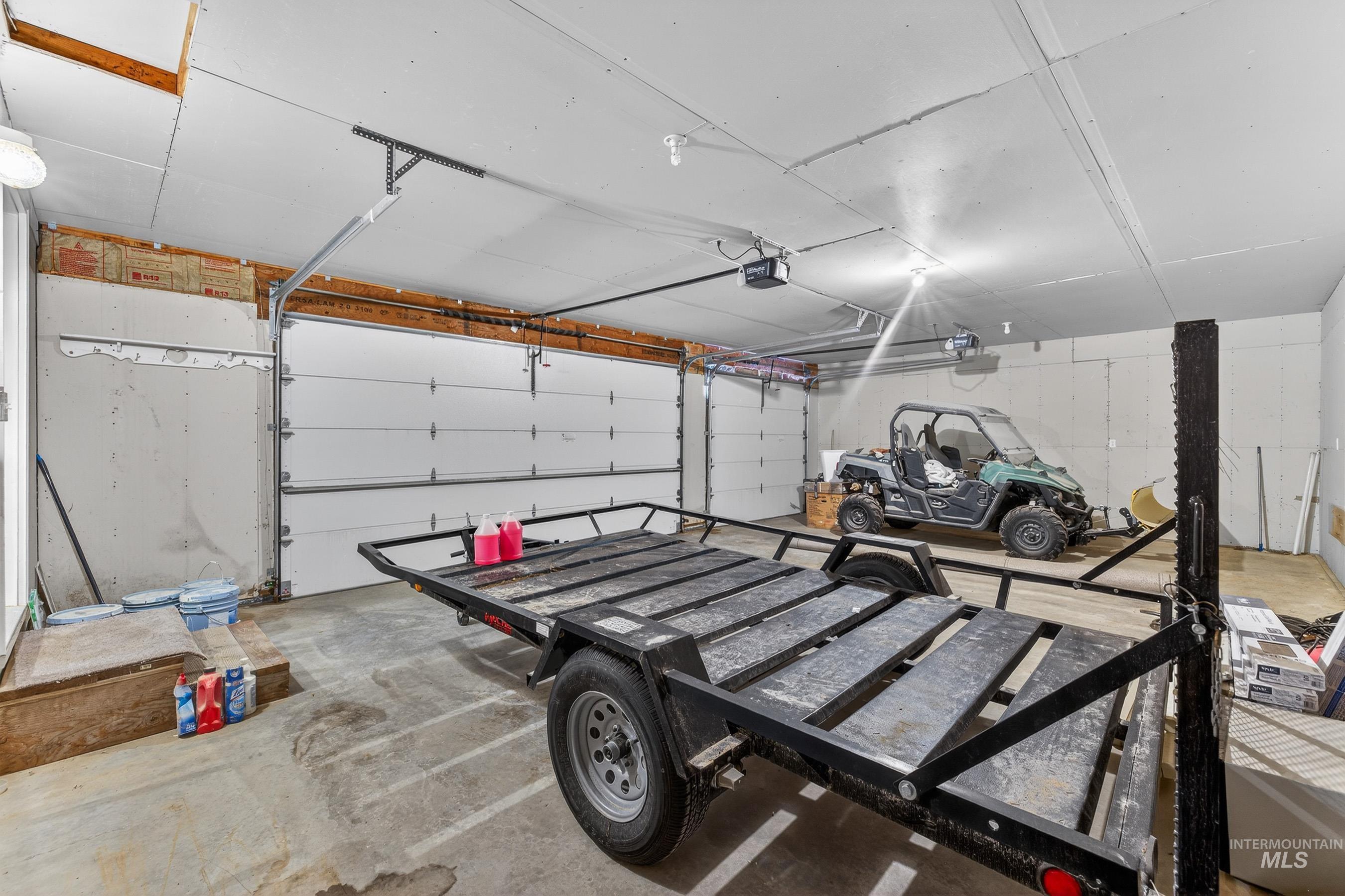 1649 Crown Point Pkwy, Cascade, Idaho 83611, 3 Bedrooms, 2 Bathrooms, Residential For Sale, Price $554,900, 98983815