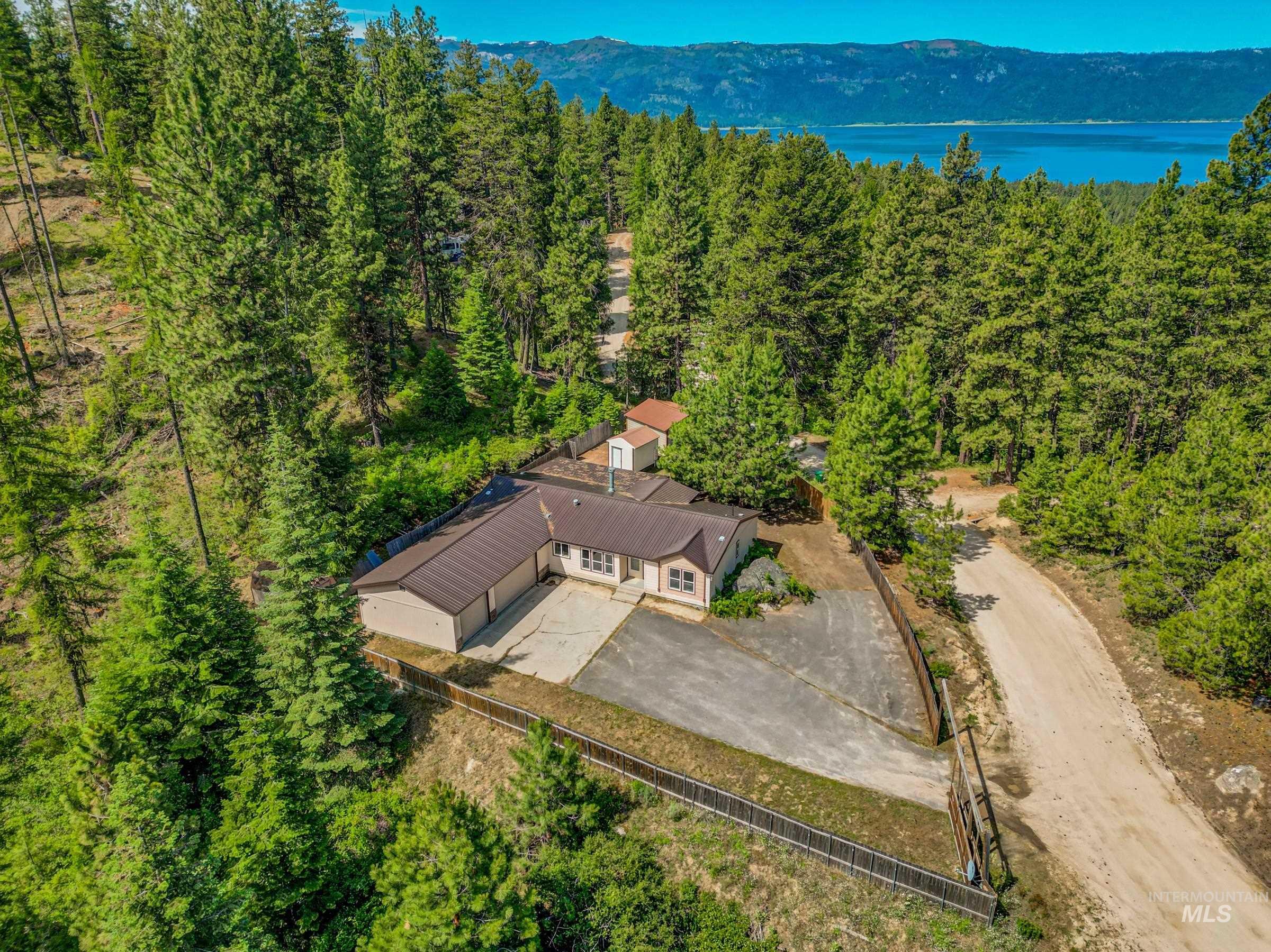 1649 Crown Point Pkwy, Cascade, Idaho 83611, 3 Bedrooms, 2 Bathrooms, Residential For Sale, Price $554,900, 98983815