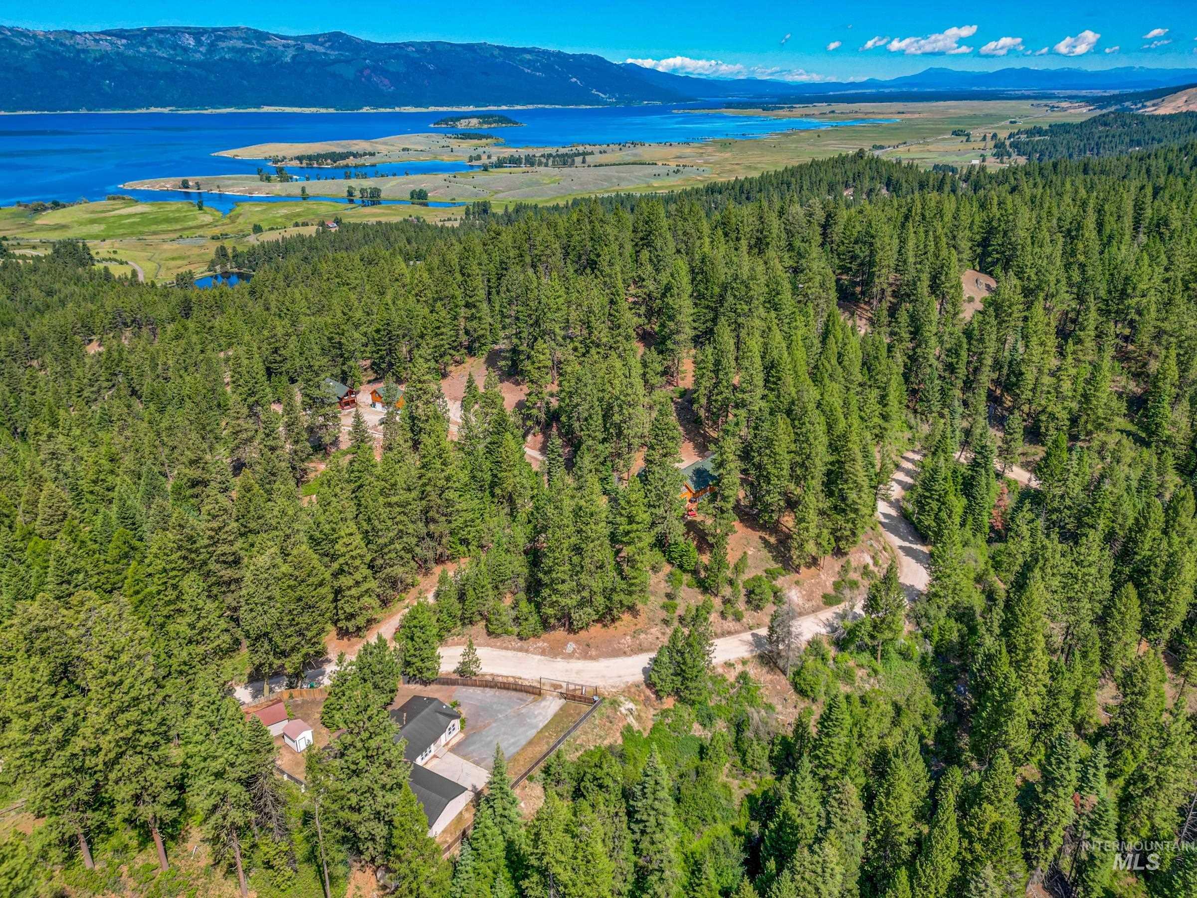 1649 Crown Point Pkwy, Cascade, Idaho 83611, 3 Bedrooms, 2 Bathrooms, Residential For Sale, Price $554,900, 98983815