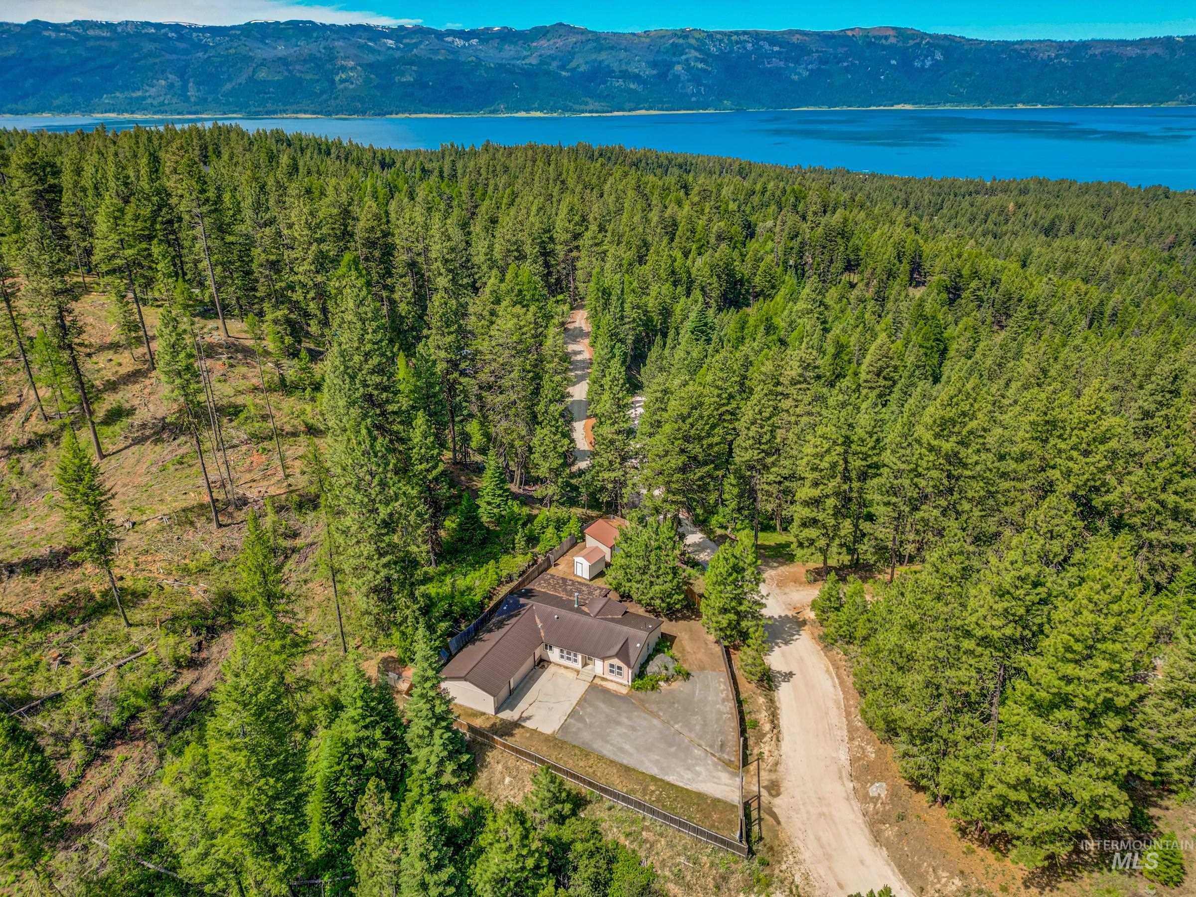 1649 Crown Point Pkwy, Cascade, Idaho 83611, 3 Bedrooms, 2 Bathrooms, Residential For Sale, Price $554,900, 98983815