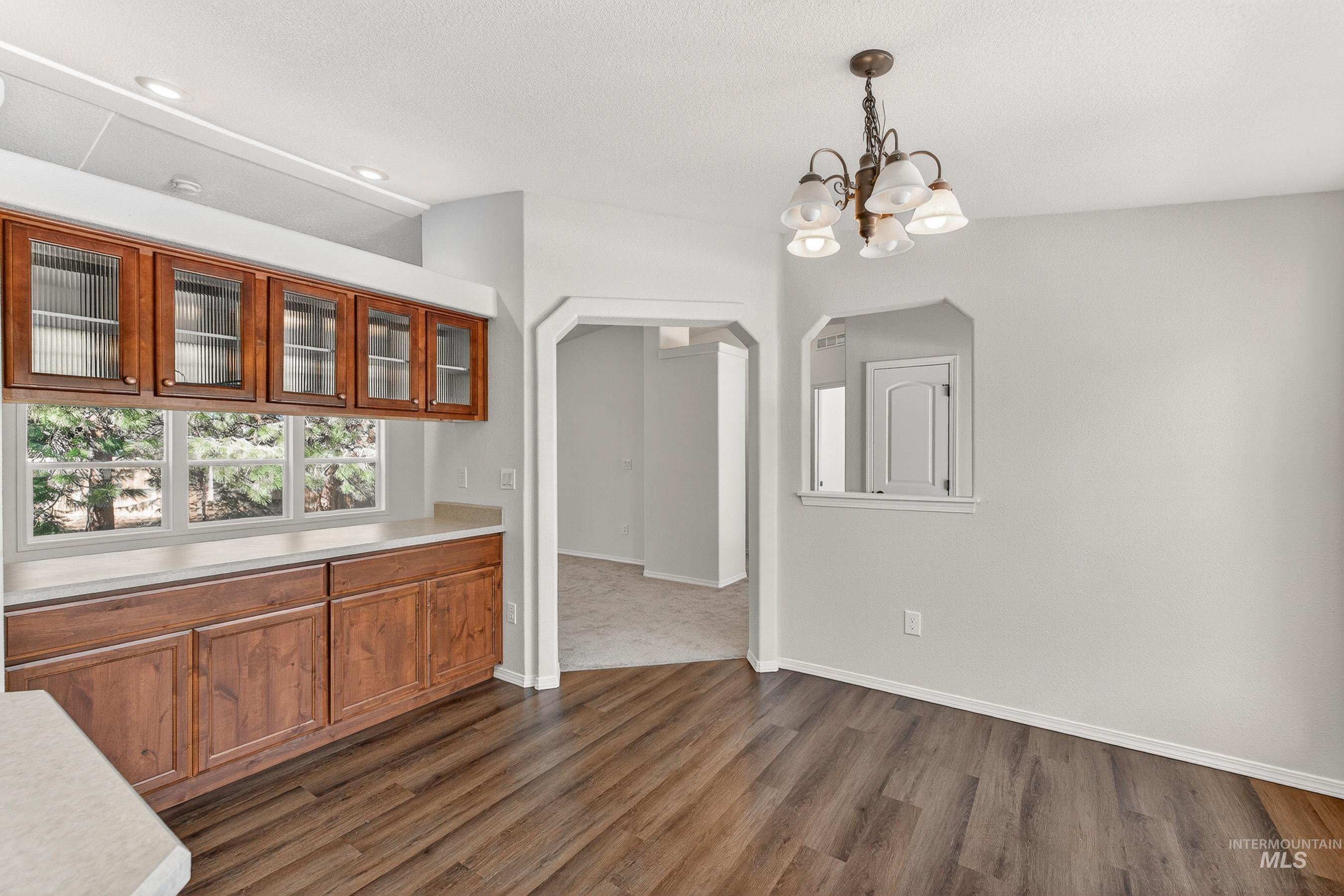 1649 Crown Point Pkwy, Cascade, Idaho 83611, 3 Bedrooms, 2 Bathrooms, Residential For Sale, Price $554,900, 98983815