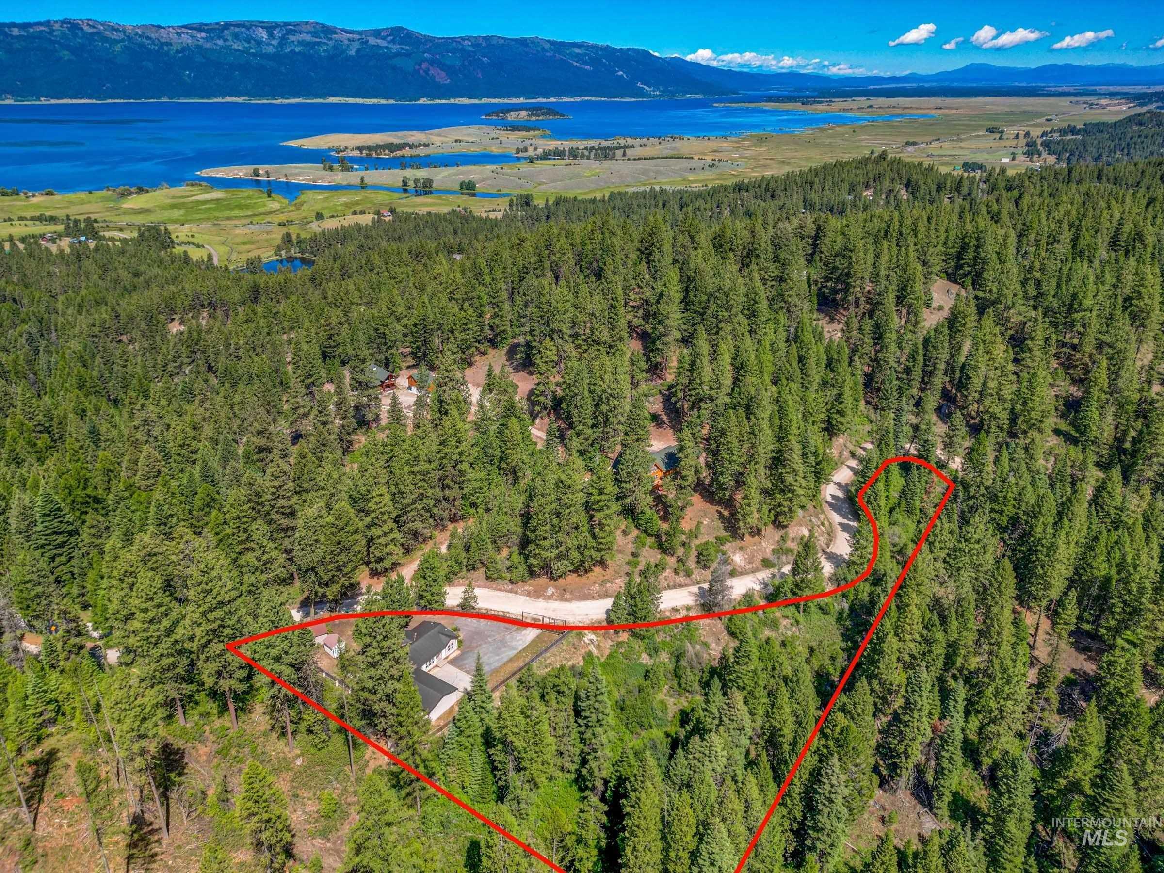 1649 Crown Point Pkwy, Cascade, Idaho 83611, 3 Bedrooms, 2 Bathrooms, Residential For Sale, Price $554,900, 98983815