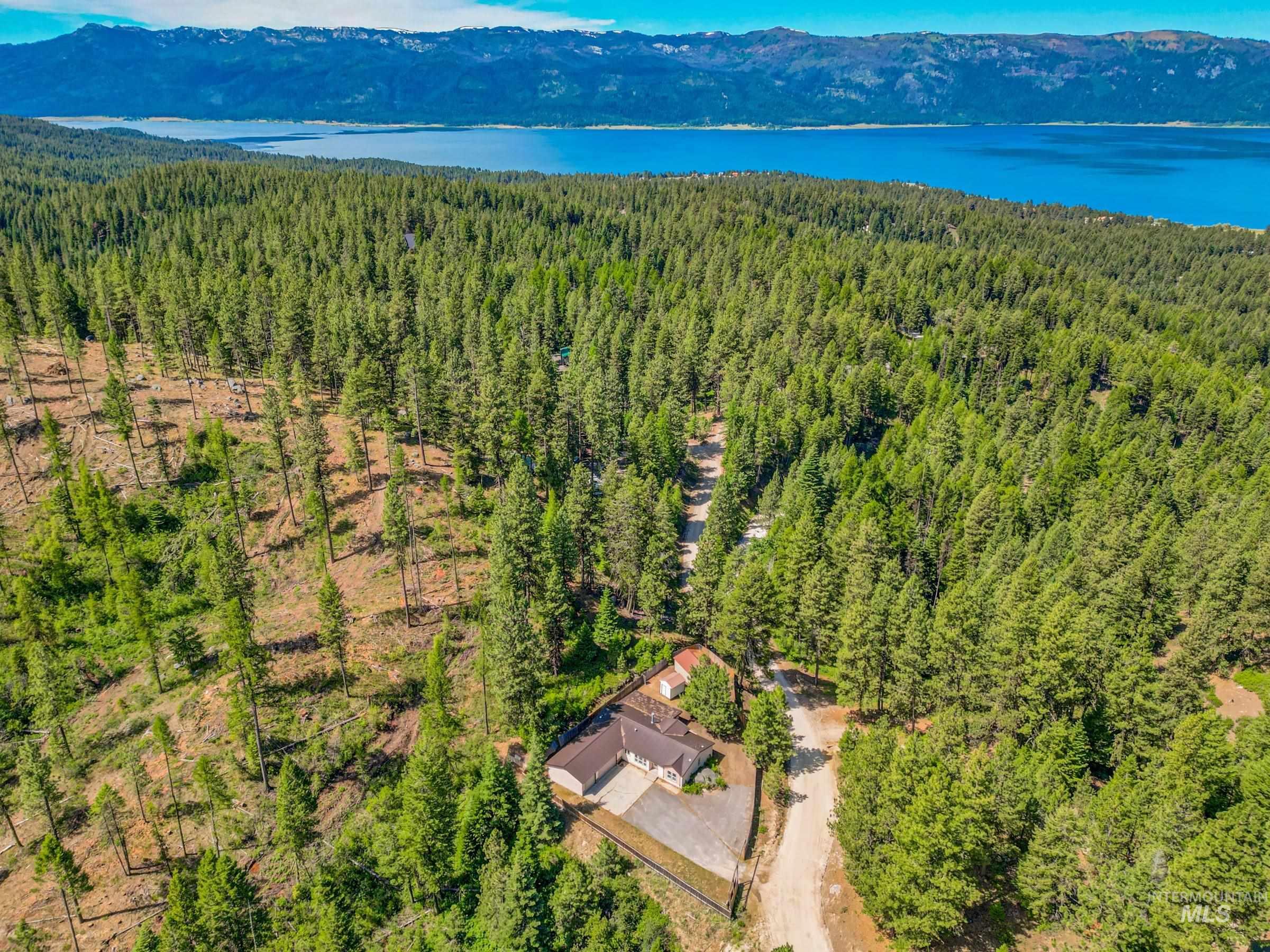 1649 Crown Point Pkwy, Cascade, Idaho 83611, 3 Bedrooms, 2 Bathrooms, Residential For Sale, Price $554,900, 98983815