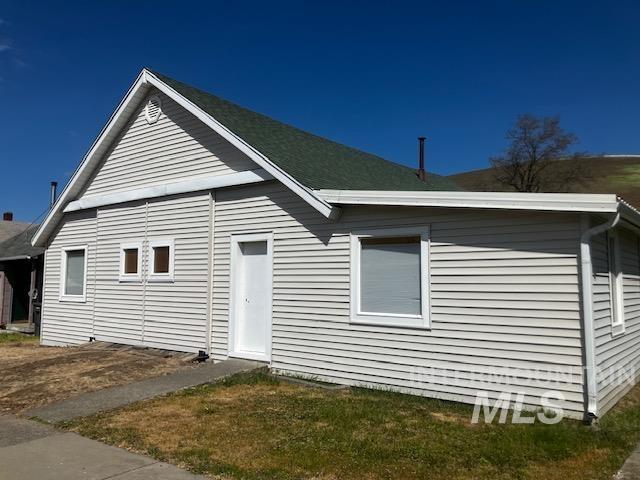 90 15th Street, Pomeroy, Washington 99347, 2 Bedrooms, 1 Bathroom, Residential For Sale, Price $205,000, 98983817