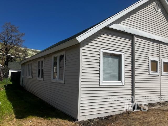 90 15th Street, Pomeroy, Washington 99347, 2 Bedrooms, 1 Bathroom, Residential For Sale, Price $205,000, 98983817