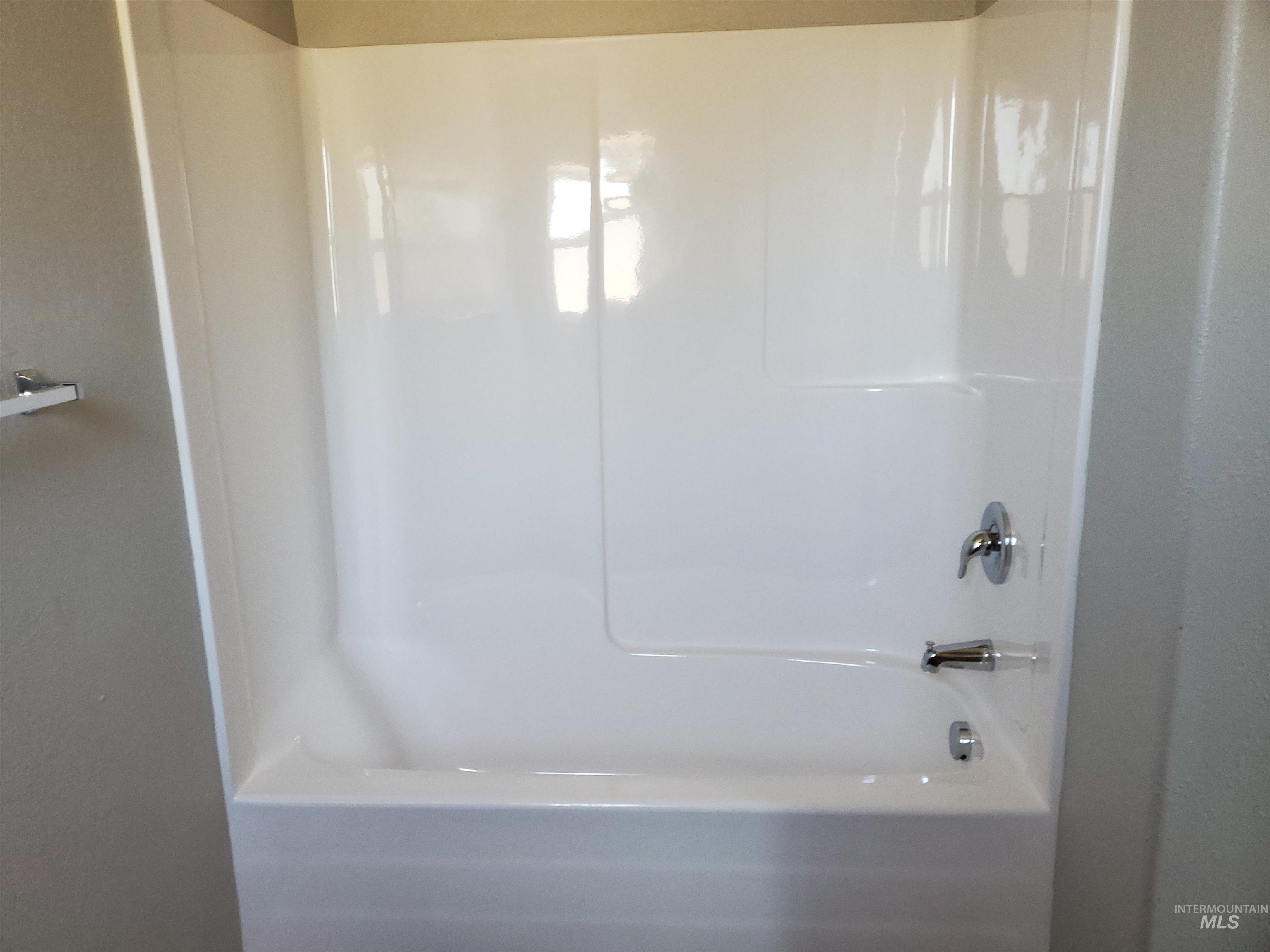 569 W 7th Ave, Wendell, Idaho 83338, 3 Bedrooms, 2 Bathrooms, Residential For Sale, Price $310,000, 98983820